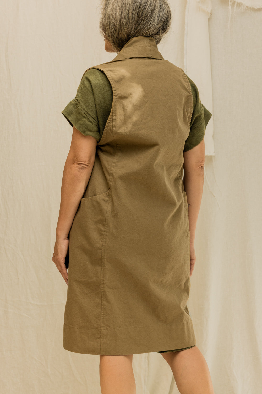 Clyde Vest in Organic Cotton Canvas Olivine#color_olivine