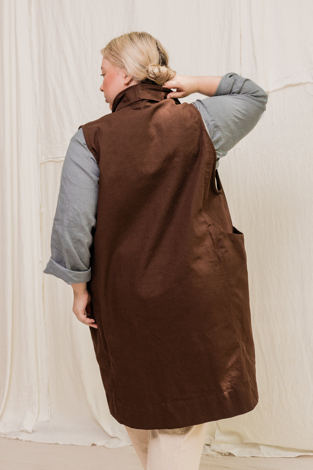 Clyde Vest in Organic Cotton Canvas Umber#color_umber