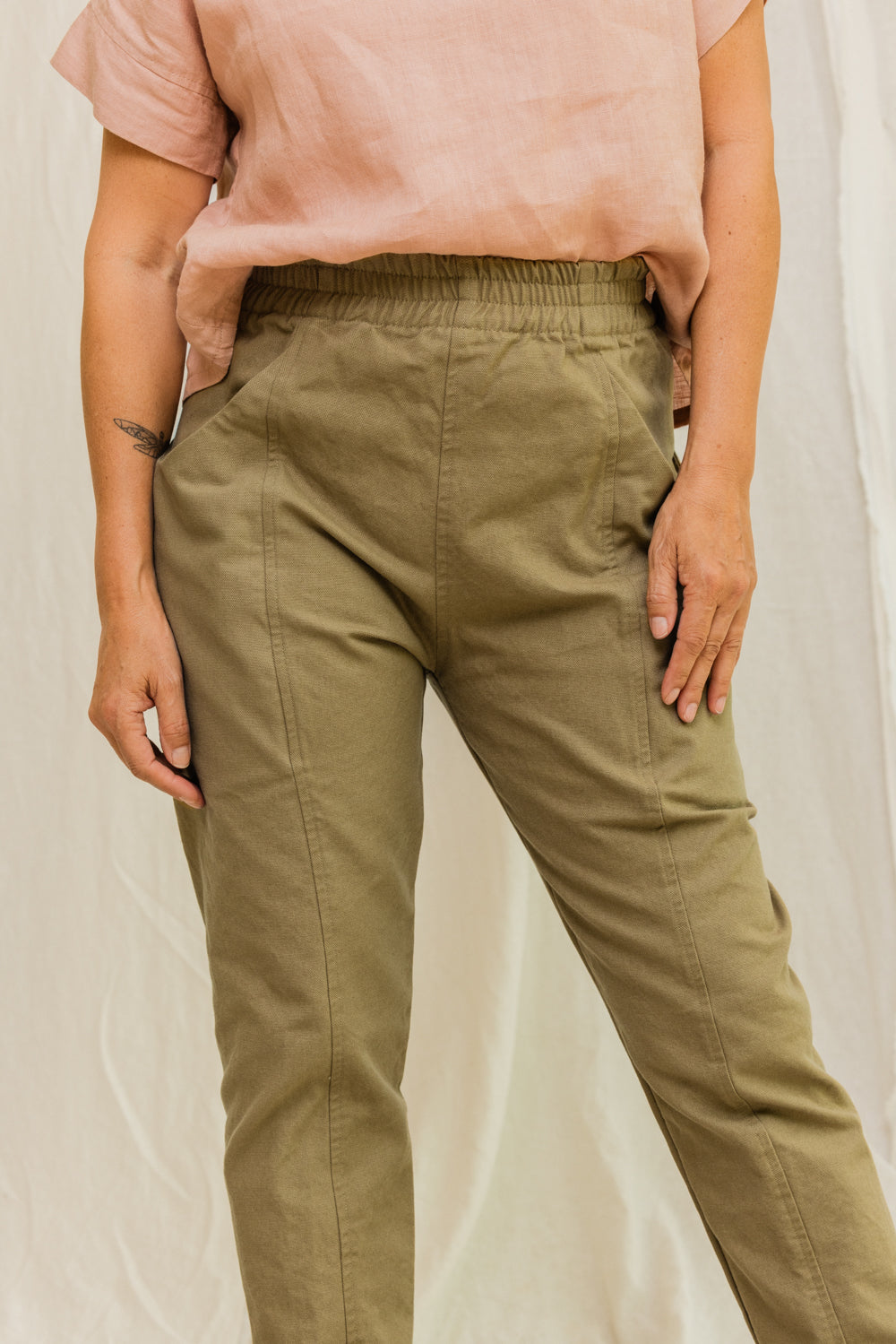 Clyde Work Pant in Organic Cotton Canvas Olivine#color_olivine