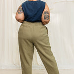 Andy Trouser in Midweight Linen Pear#color_pear