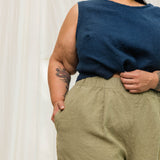 Andy Trouser in Midweight Linen Pear#color_pear