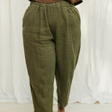 Andy Trouser in Midweight Linen Verte#color_verte