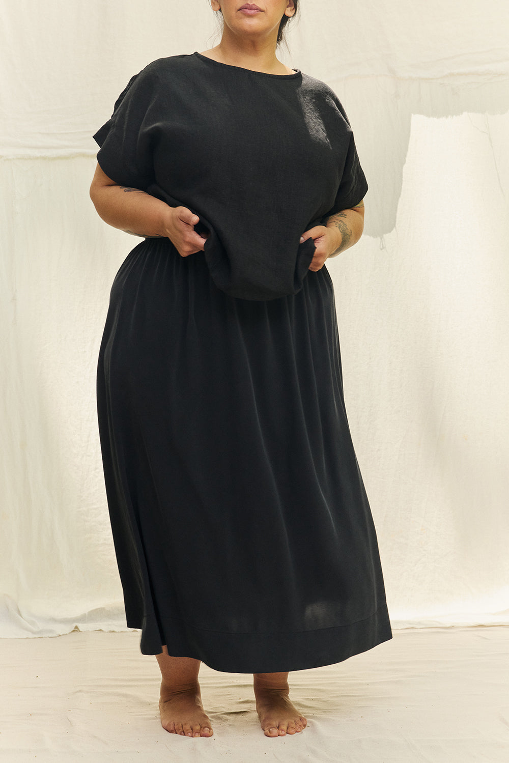 Bel Skirt in Washable Silk Graphite#color_graphite