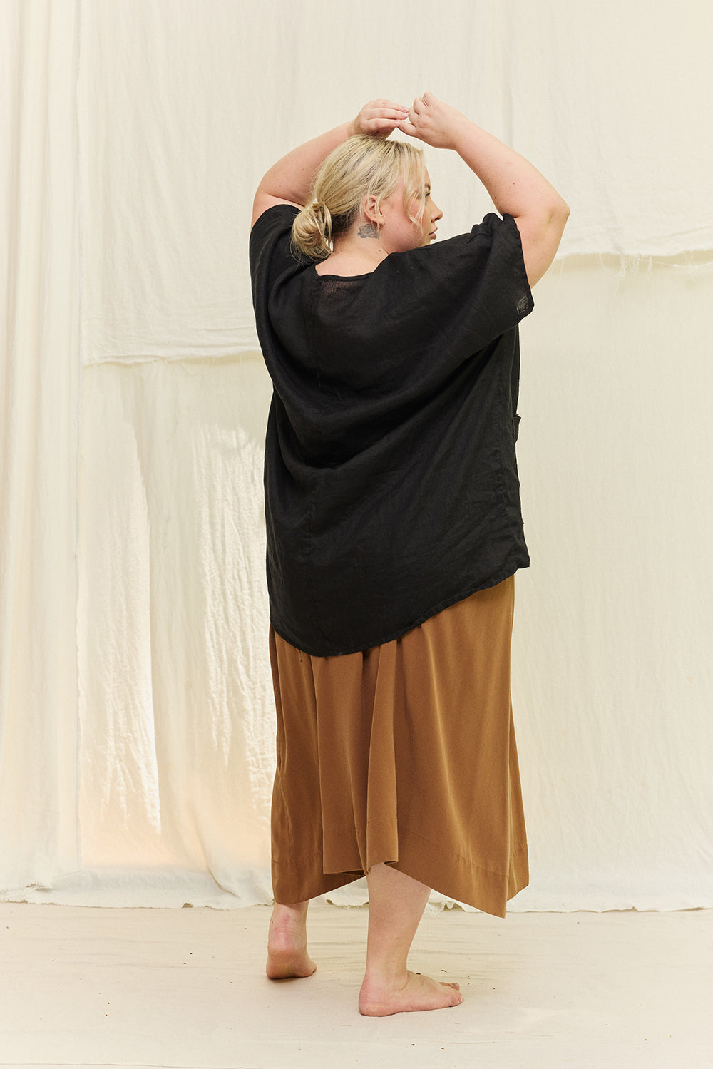 Harper Tunic in Lightweight Linen#color_ink