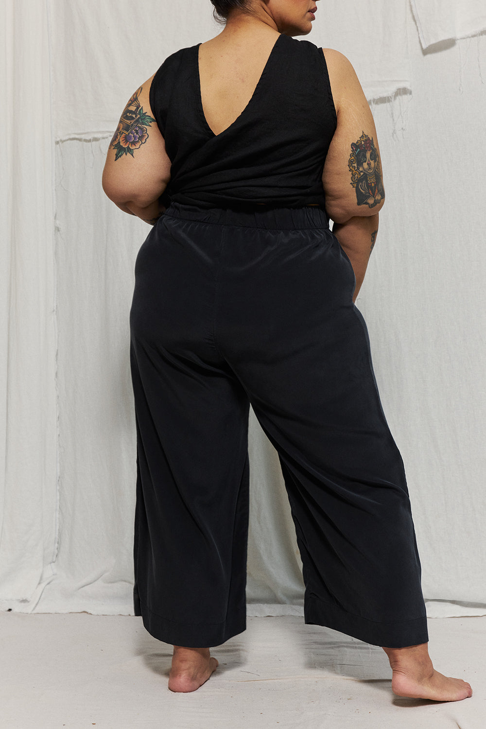 Florence Pant in Washable Silk Graphite#color_graphite