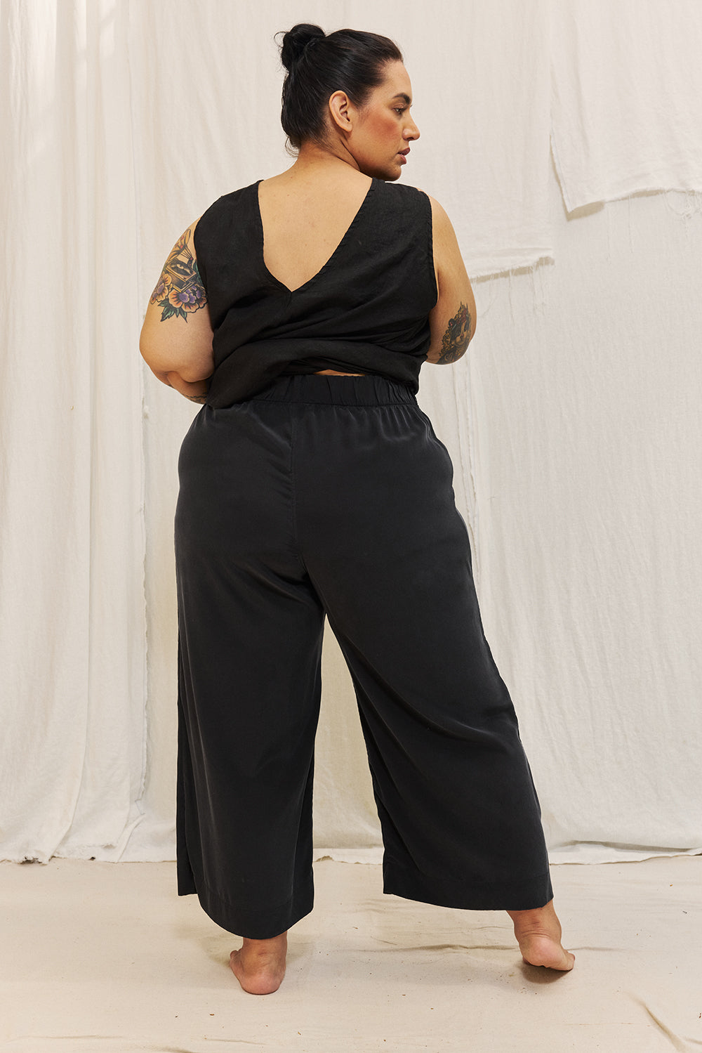 Florence Pant in Washable Silk Graphite#color_graphite