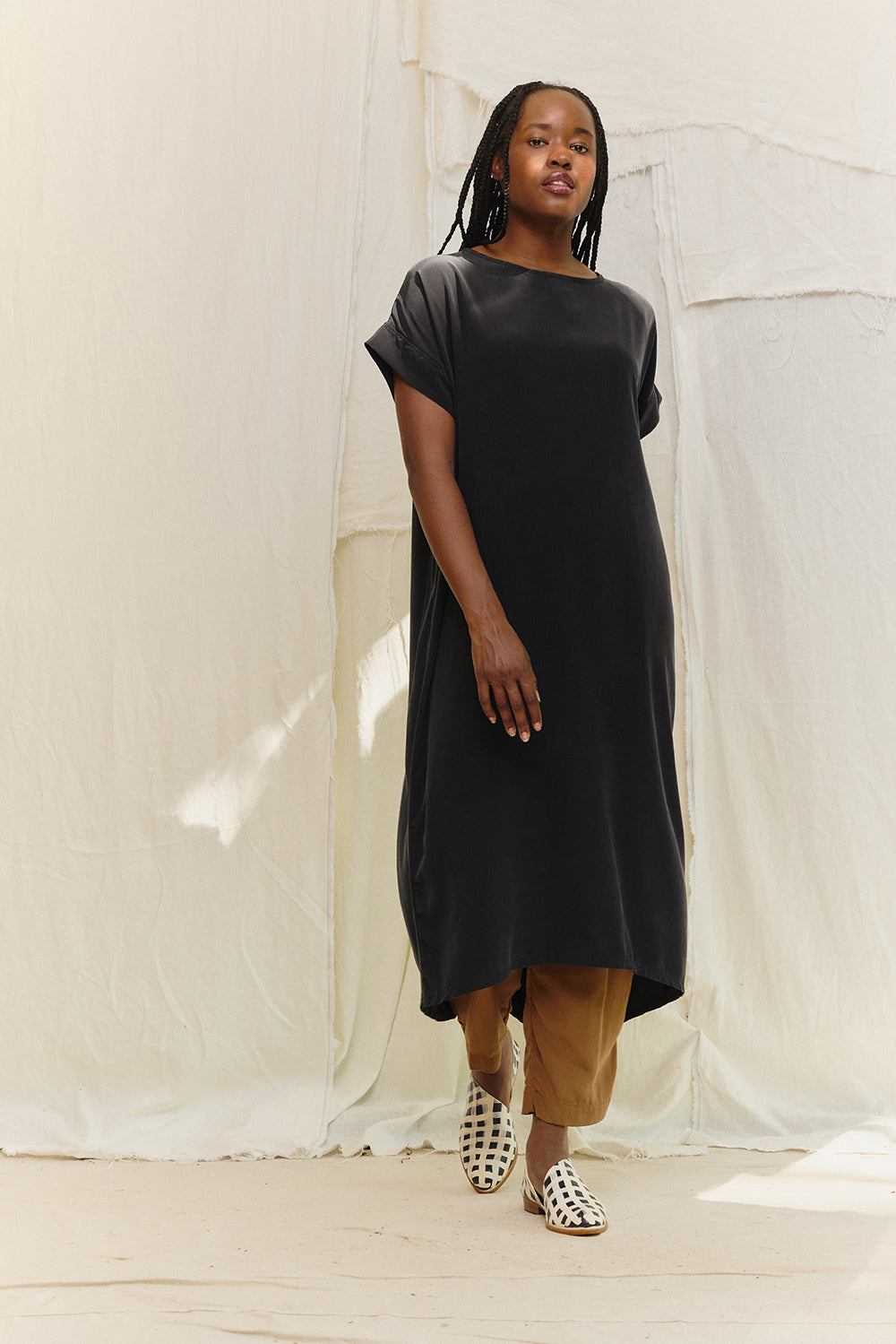 Georgia Midi in Washable Silk Graphite#color_graphite
