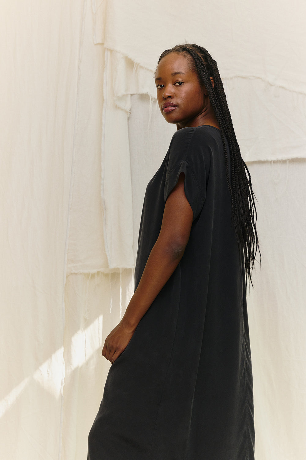 Georgia Midi in Washable Silk Graphite#color_graphite