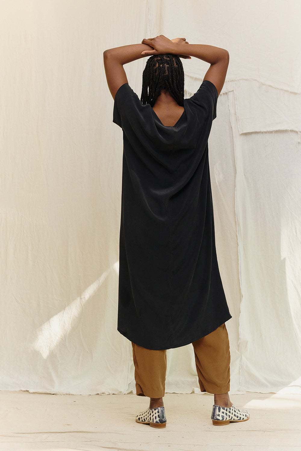 Georgia Midi in Washable Silk Graphite#color_graphite