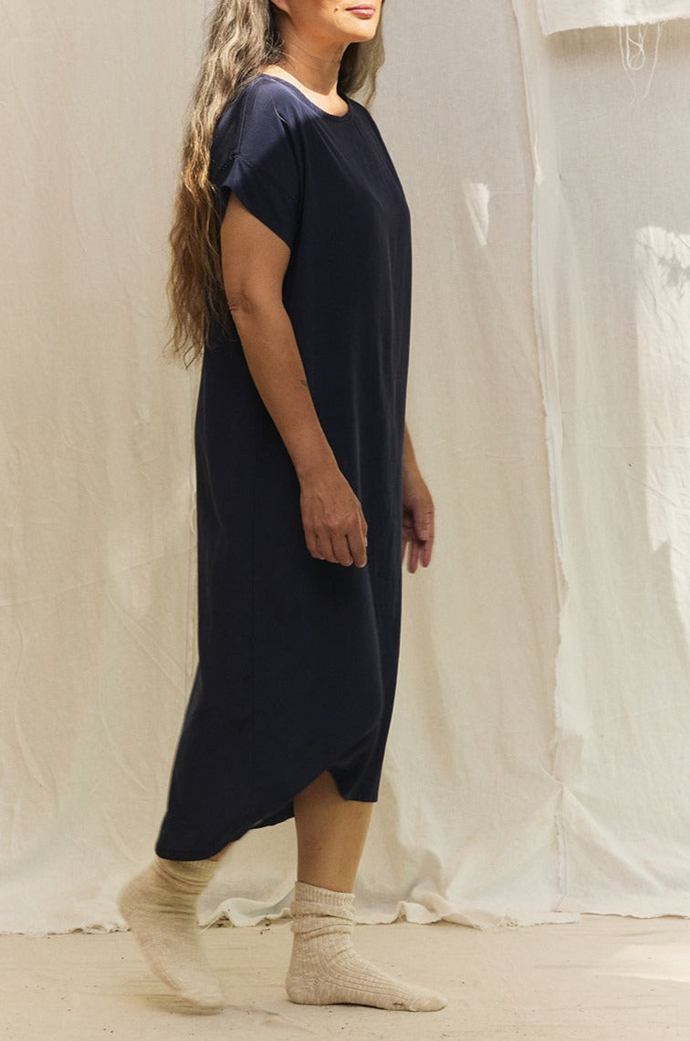 Georgia Midi in Washable Silk Midnight#color_midnight