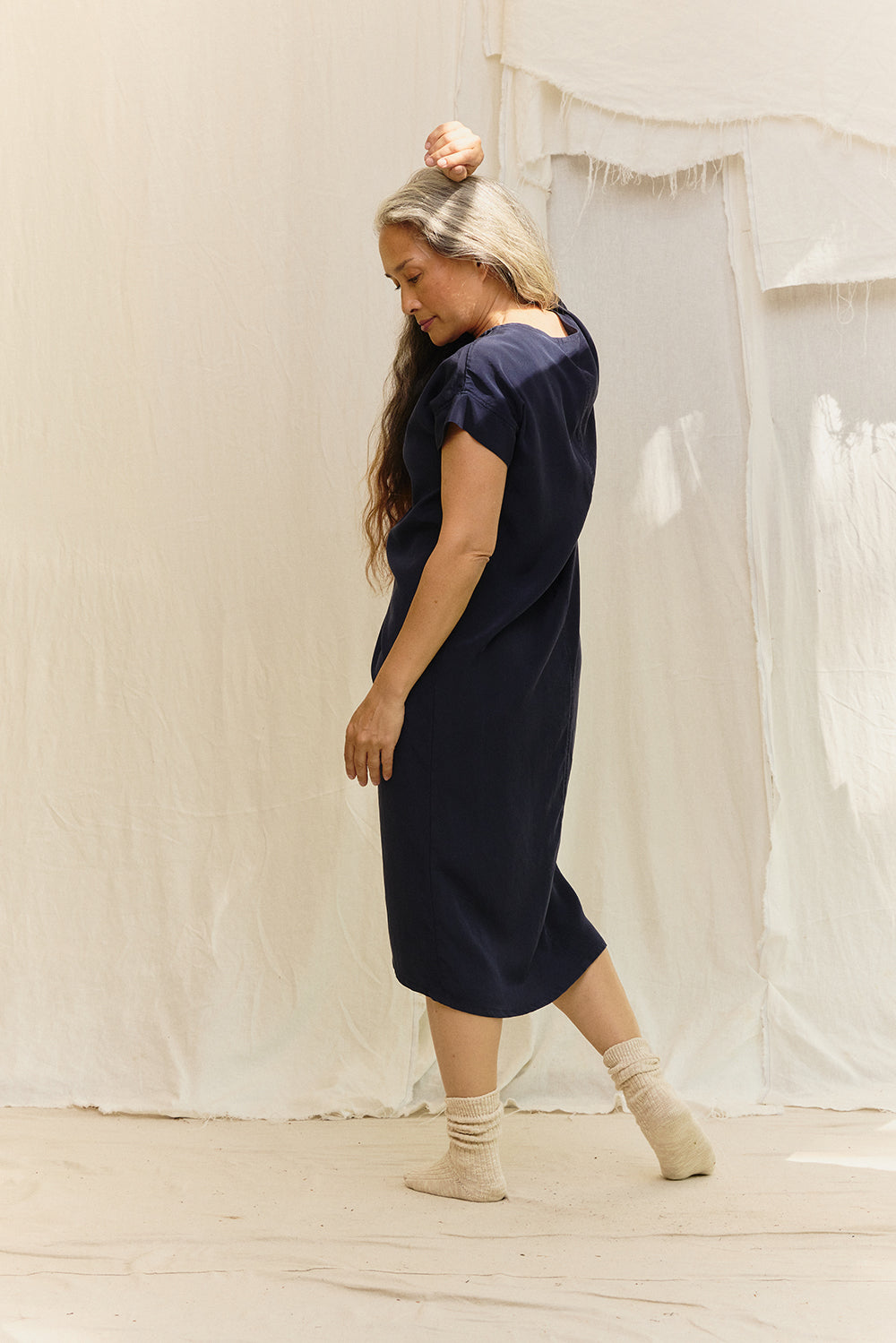 Georgia Midi in Washable Silk Midnight#color_midnight