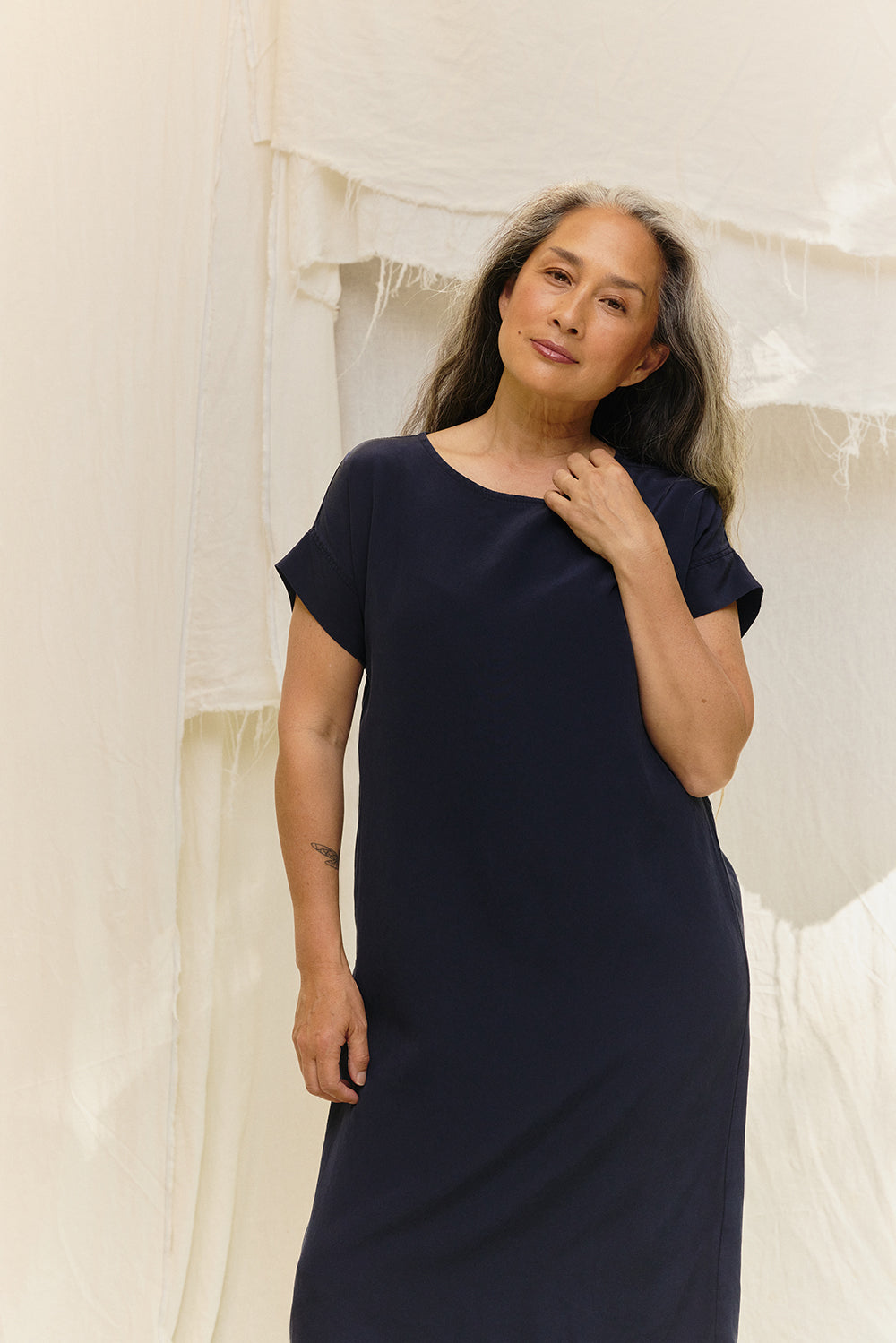 Georgia Midi in Washable Silk Midnight#color_midnight