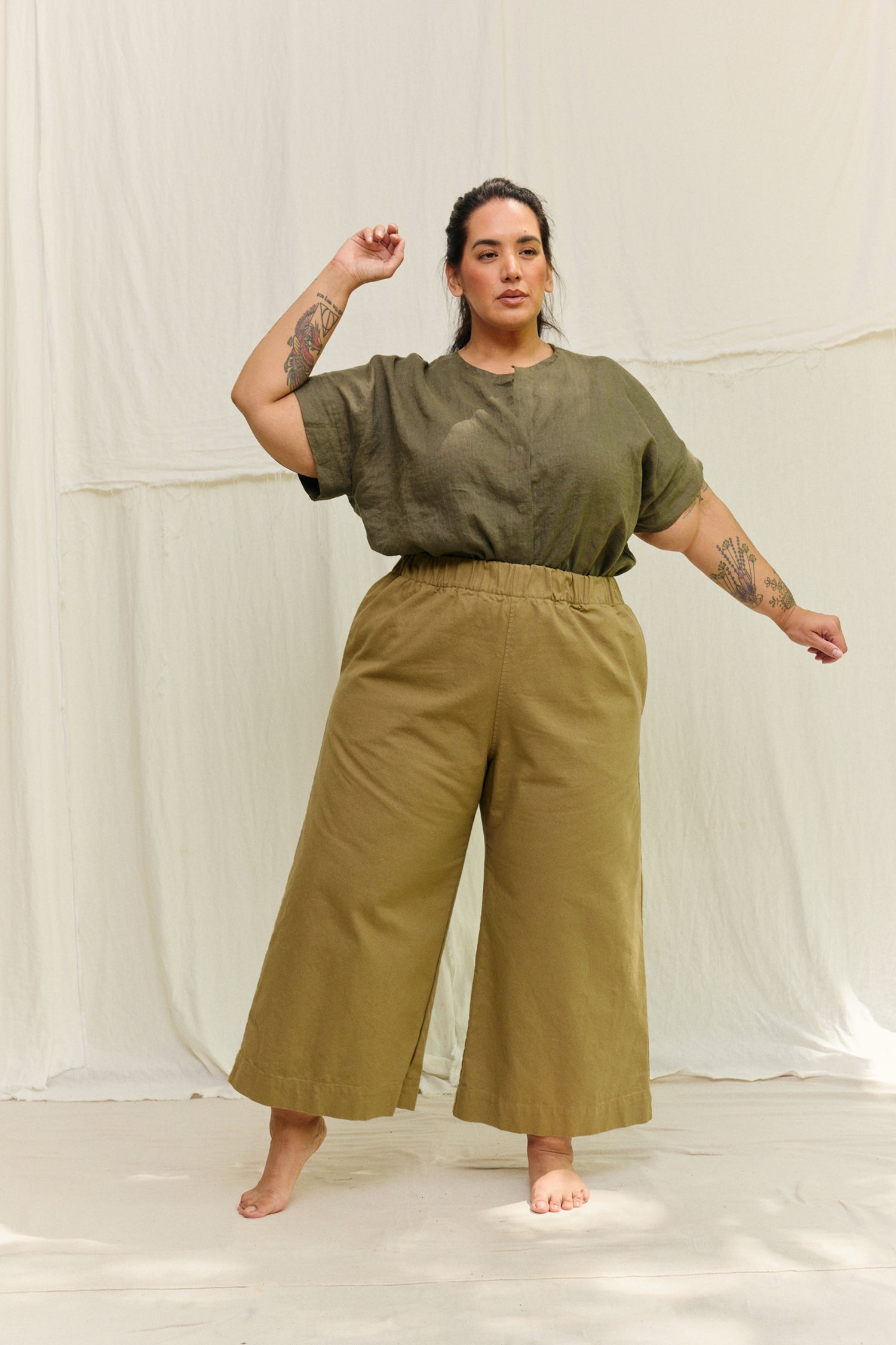 Georgia Snap Top in Lightweight Linen Lichen#color_lichen