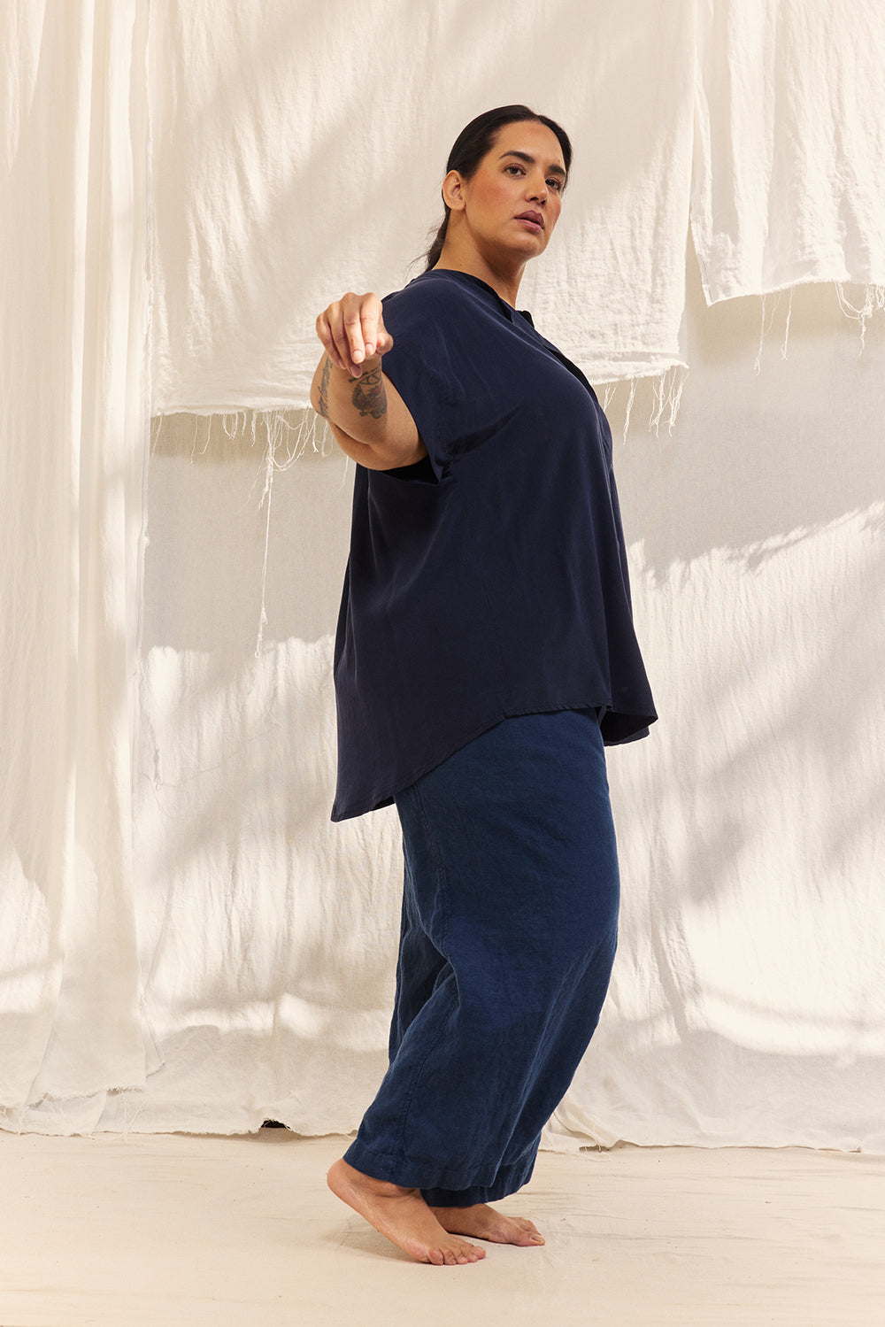 Georgia Snap Top in Washable Silk Midnight#color_midnight
