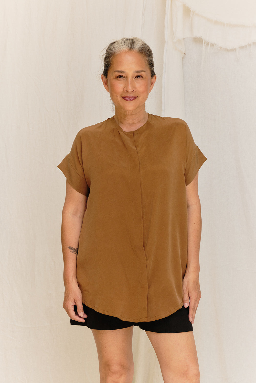Georgia Snap Top in Washable Silk Ochre#color_ochre