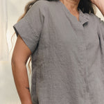 Georgia Snap Top in Lightweight Linen Overcast#color_overcast