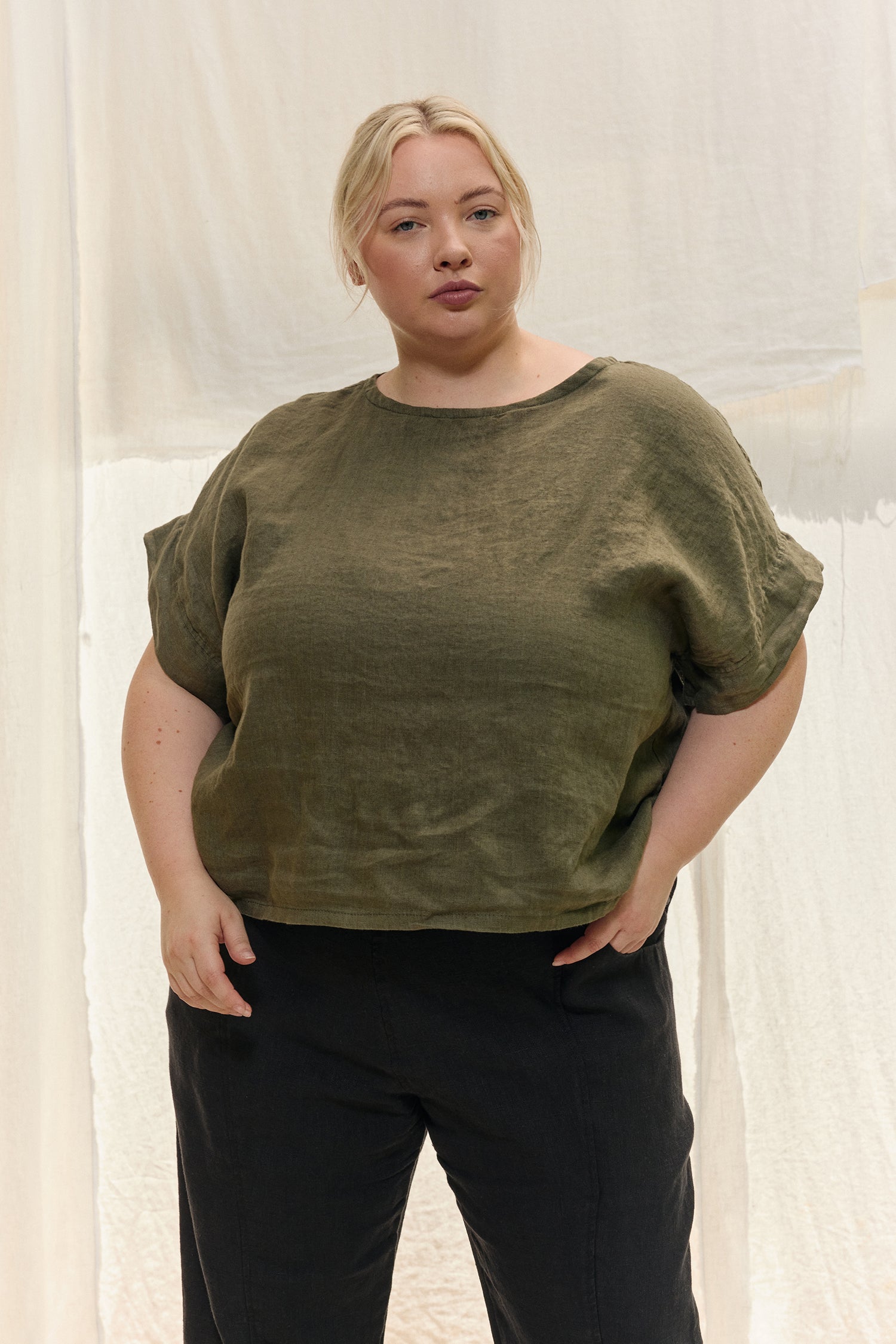 Georgia Tee in Lightweight Linen Lichen#color_lichen