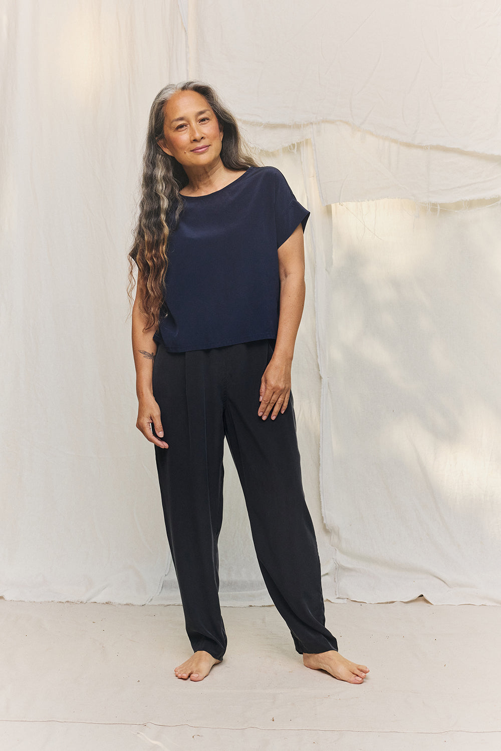 Georgia Tee in Washable Silk Midnight#color_midnight