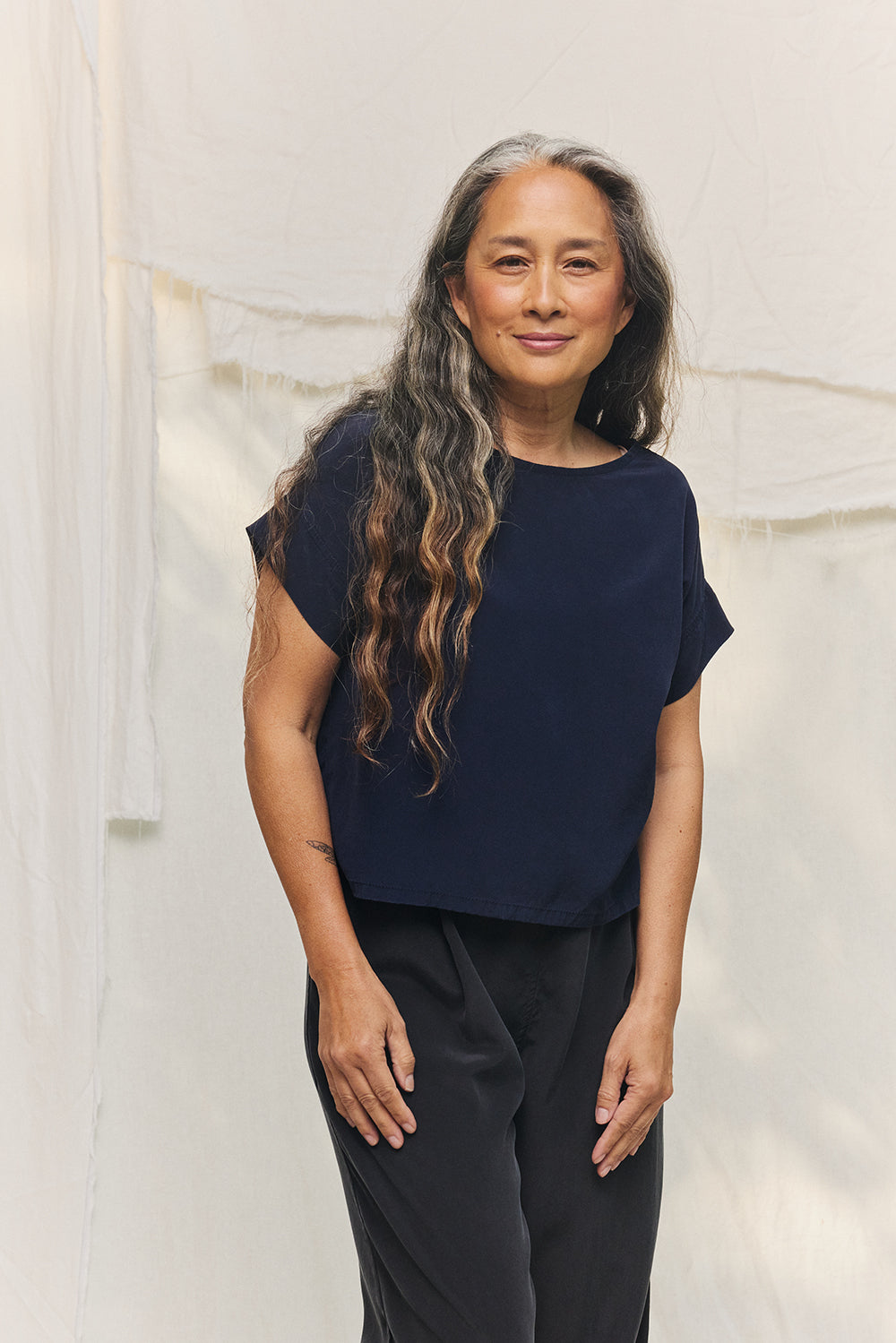 Georgia Tee in Washable Silk Midnight#color_midnight