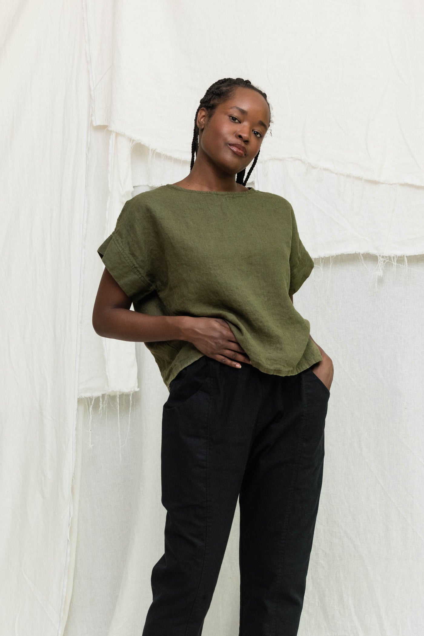 Georgia Tee in Midweight Linen Verte#color_verte