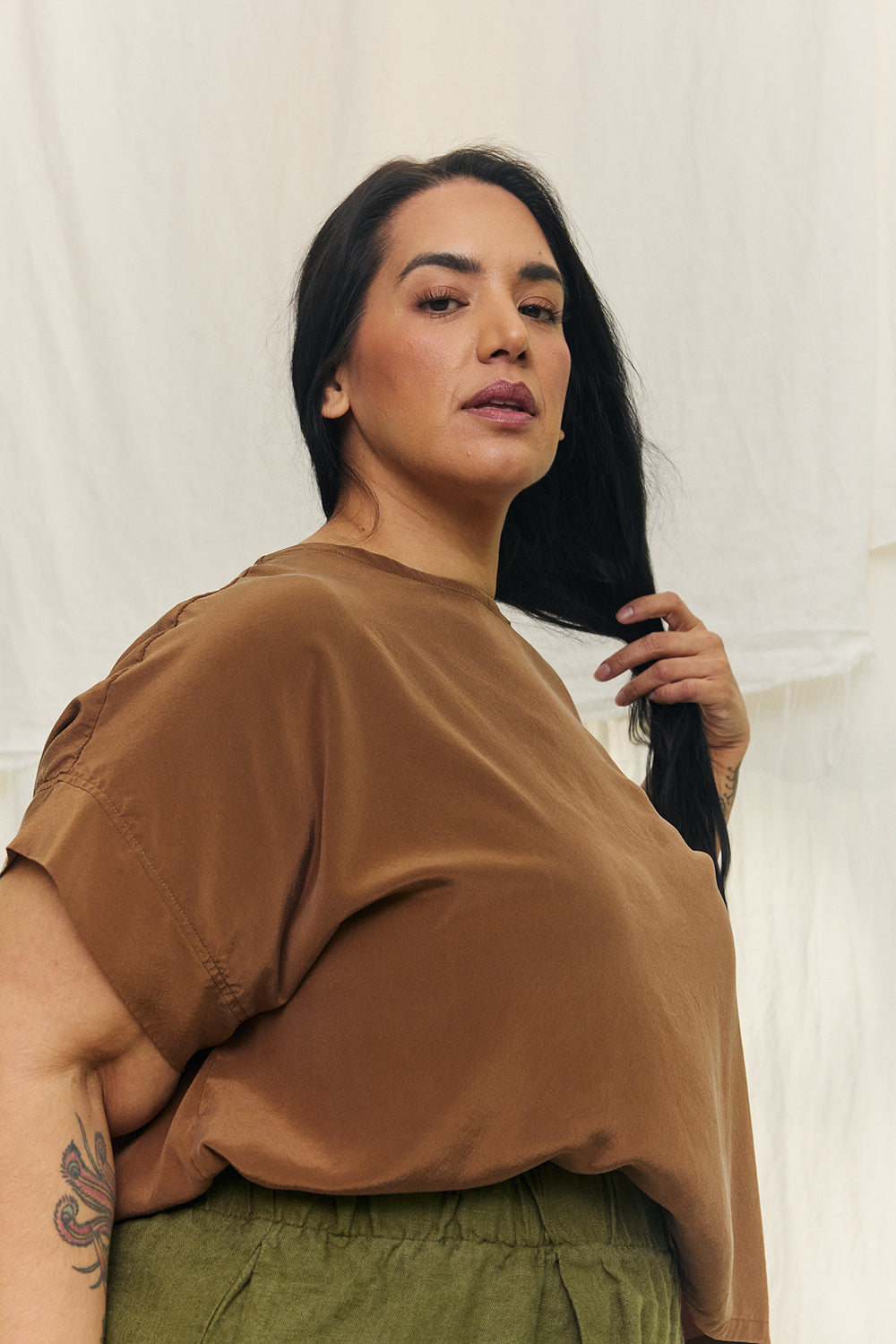 Georgia Tee in Washable Silk Ochre#color_ochre