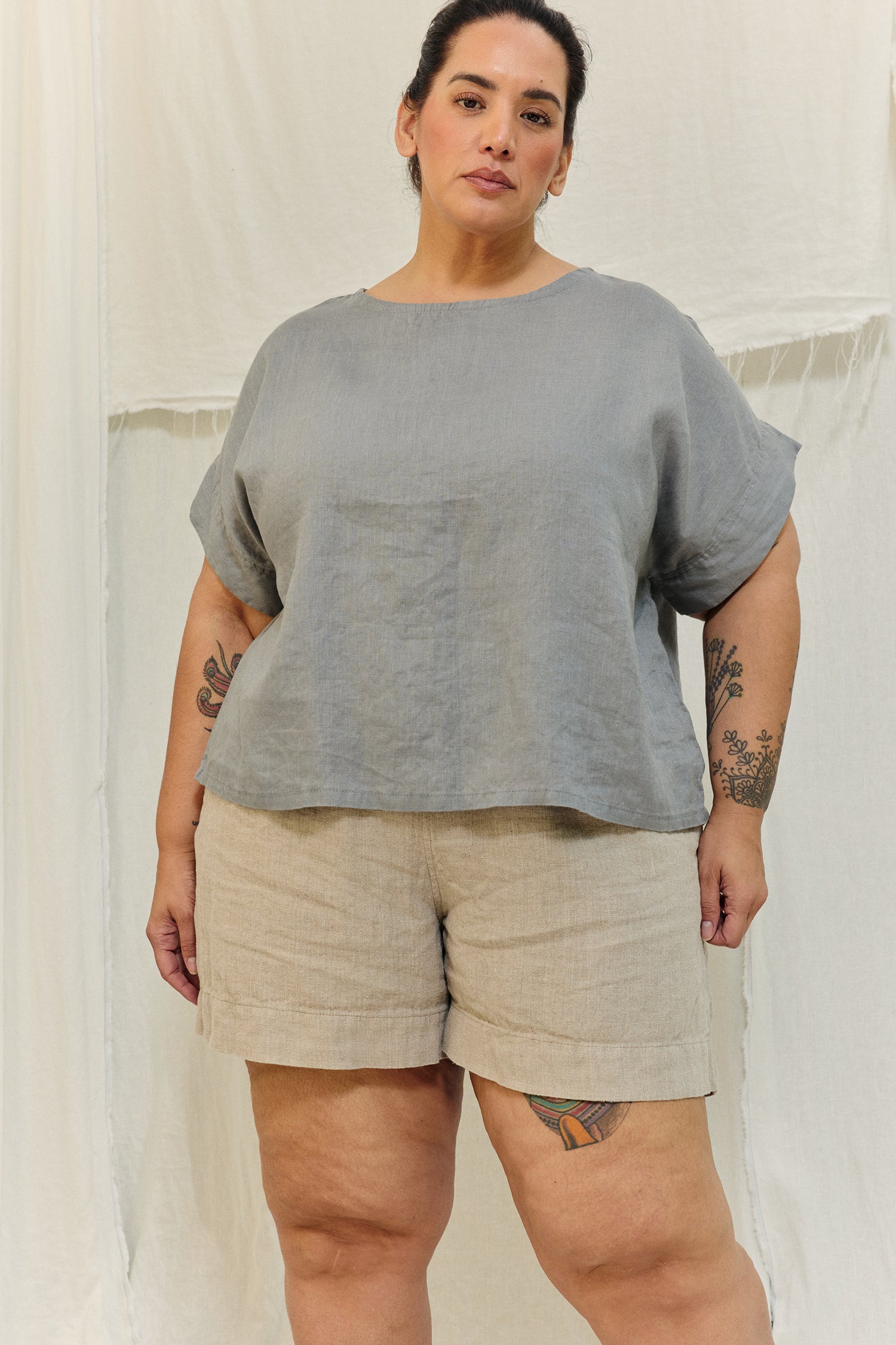 Georgia Tee in Lightweight Linen Overcast#color_overcast