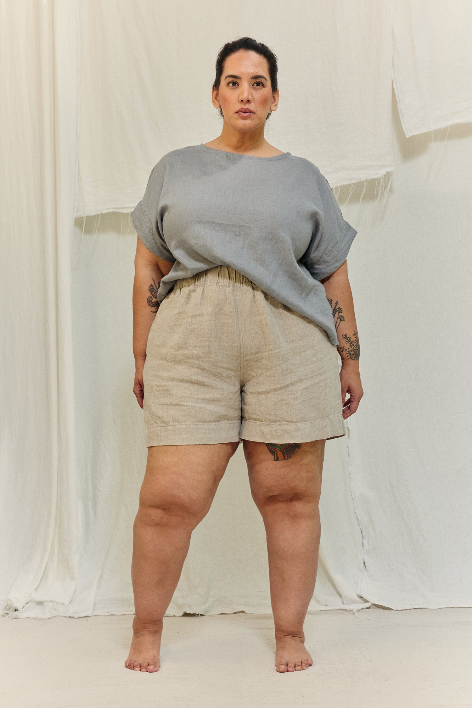 Georgia Tee in Lightweight Linen Overcast#color_overcast
