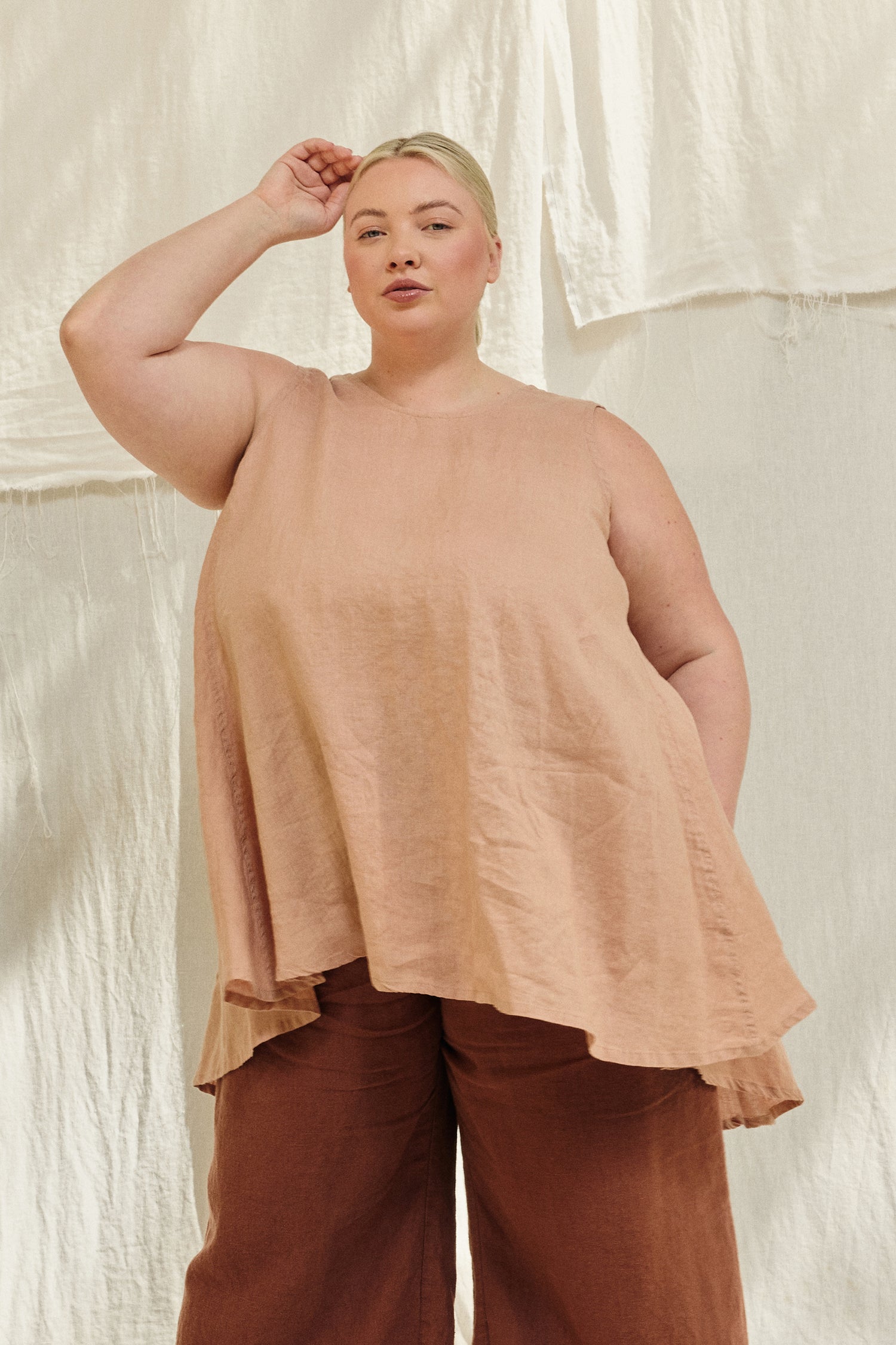 Harlow Tunic in Lightweight Linen Canyon#color_canyon