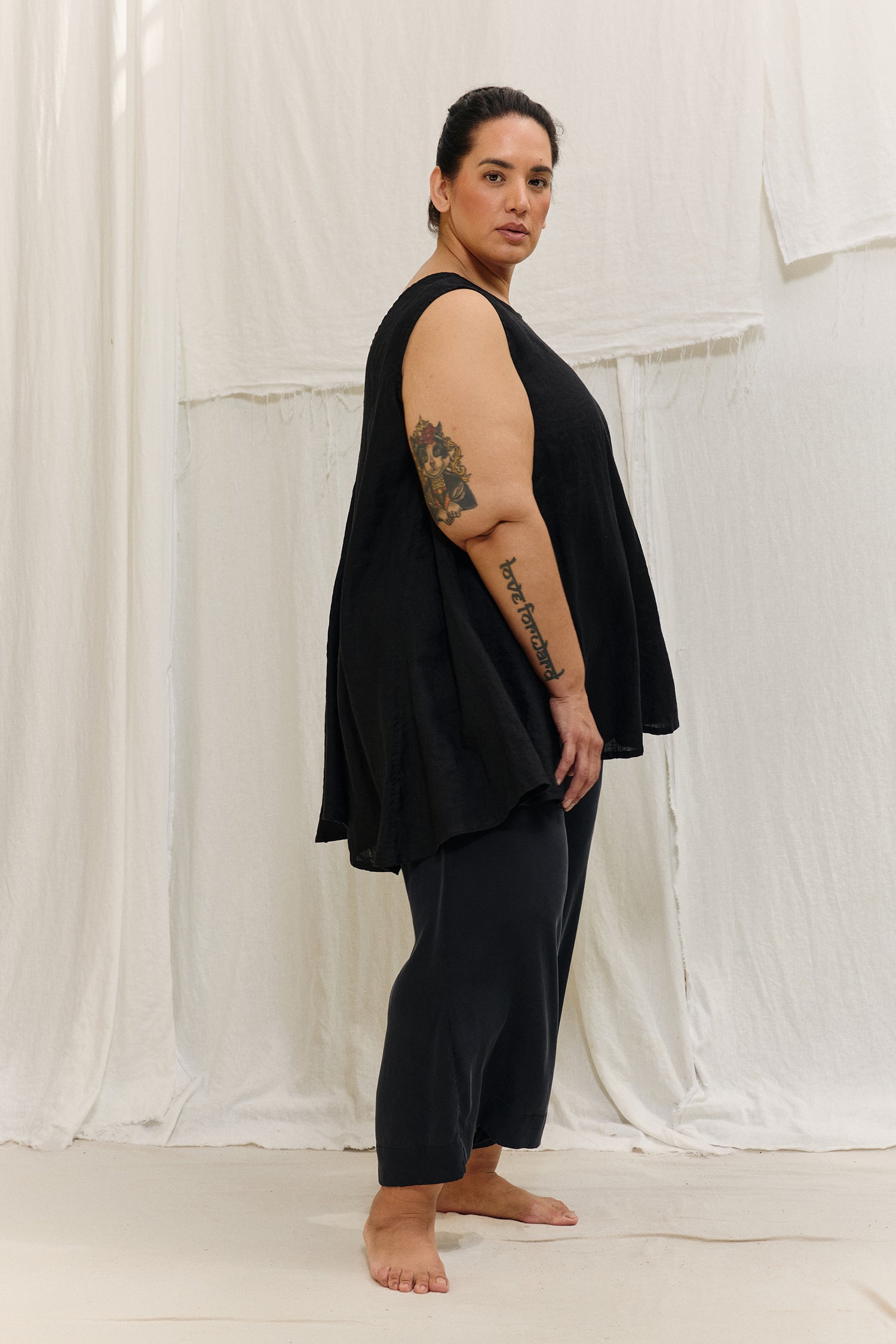 Harlow Tunic in Lightweight Linen Ink#color_ink