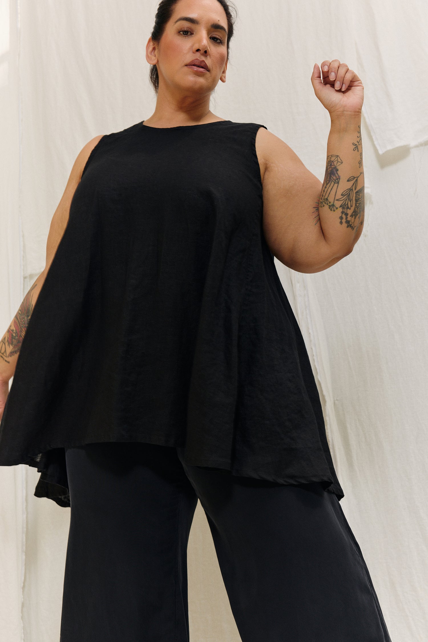 Harlow Tunic in Lightweight Linen Ink#color_ink