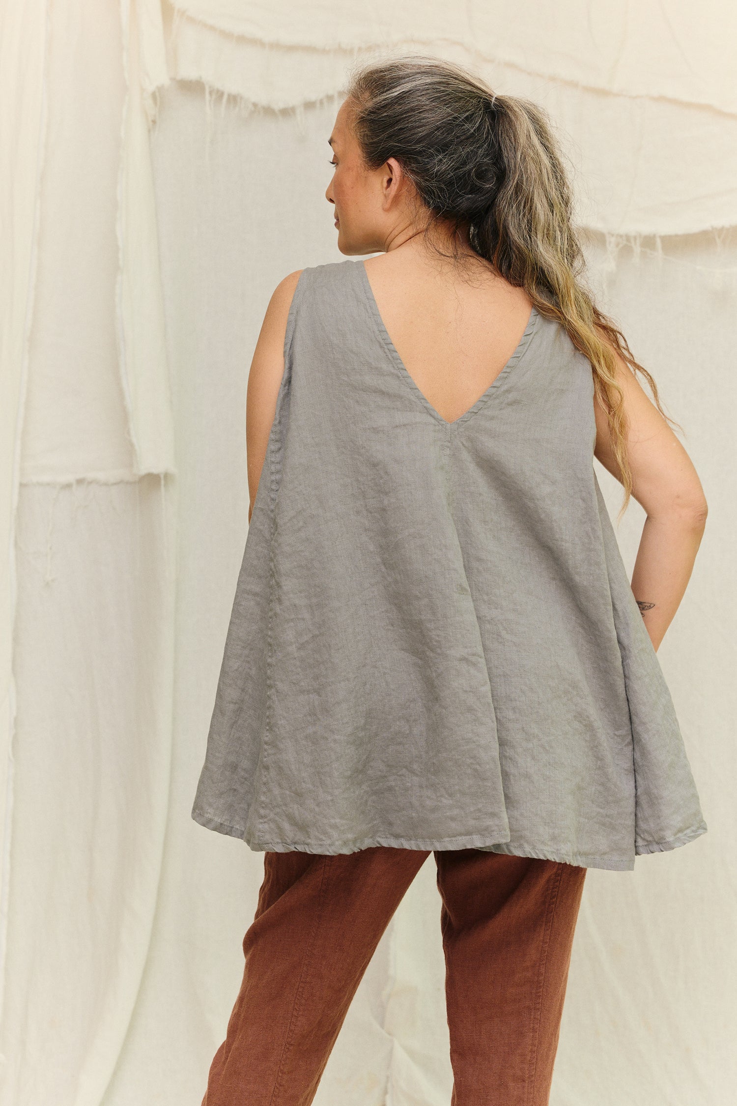 Harlow Tunic in Lightweight Linen Overcast#color_overcast