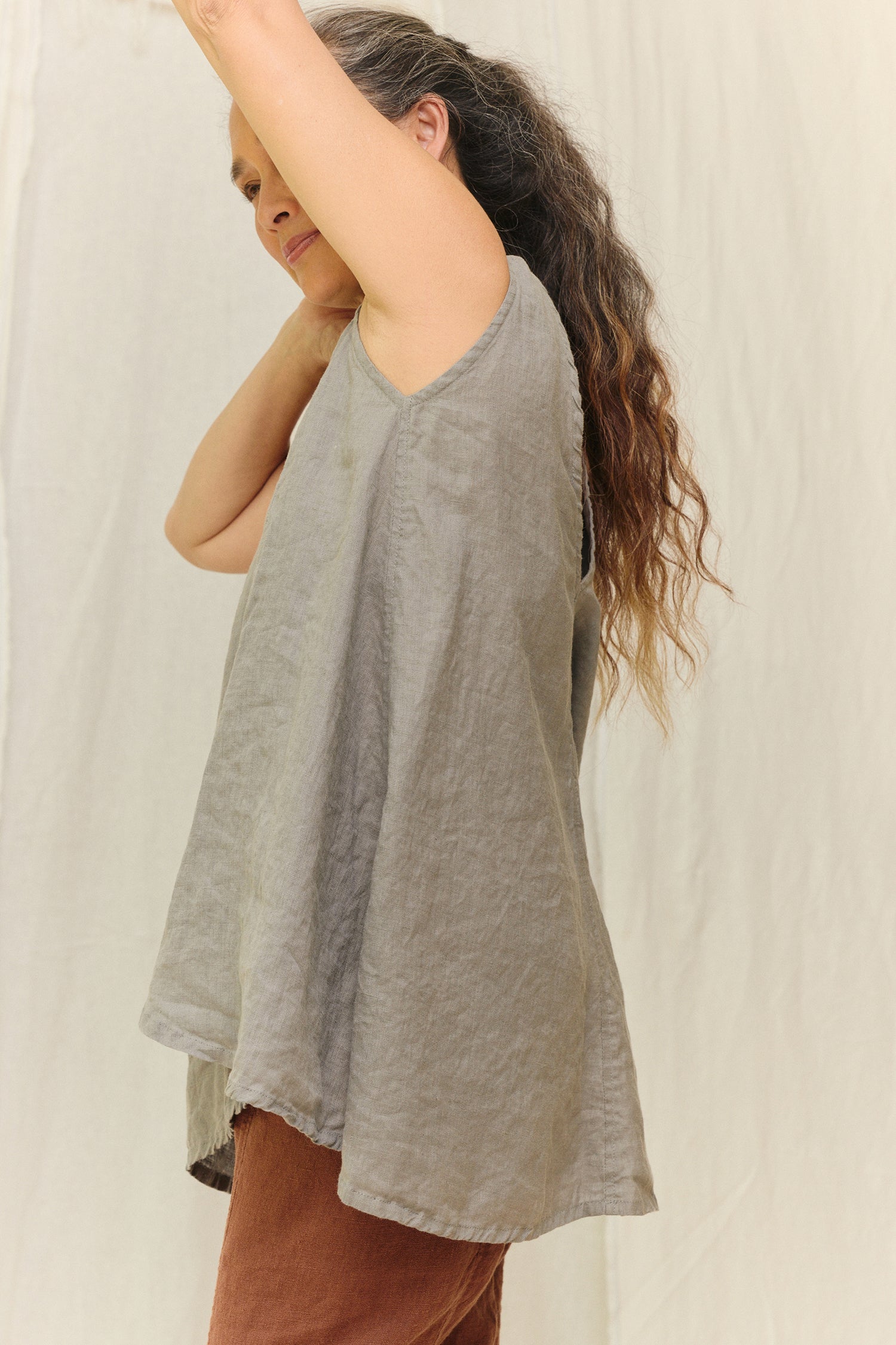 Harlow Tunic in Lightweight Linen Overcast#color_overcast