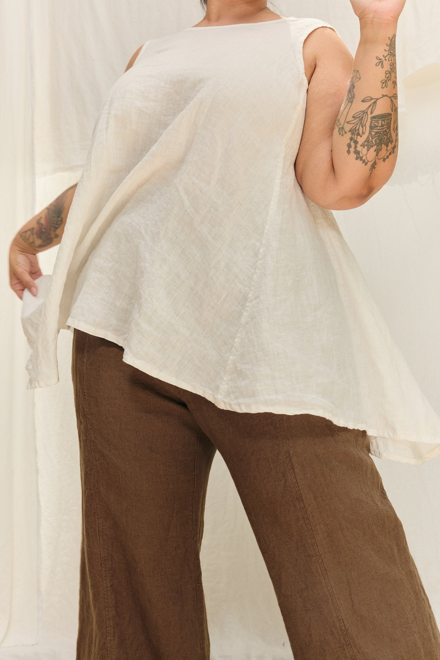 Harlow Tunic in Lightweight Linen Salt#color_salt