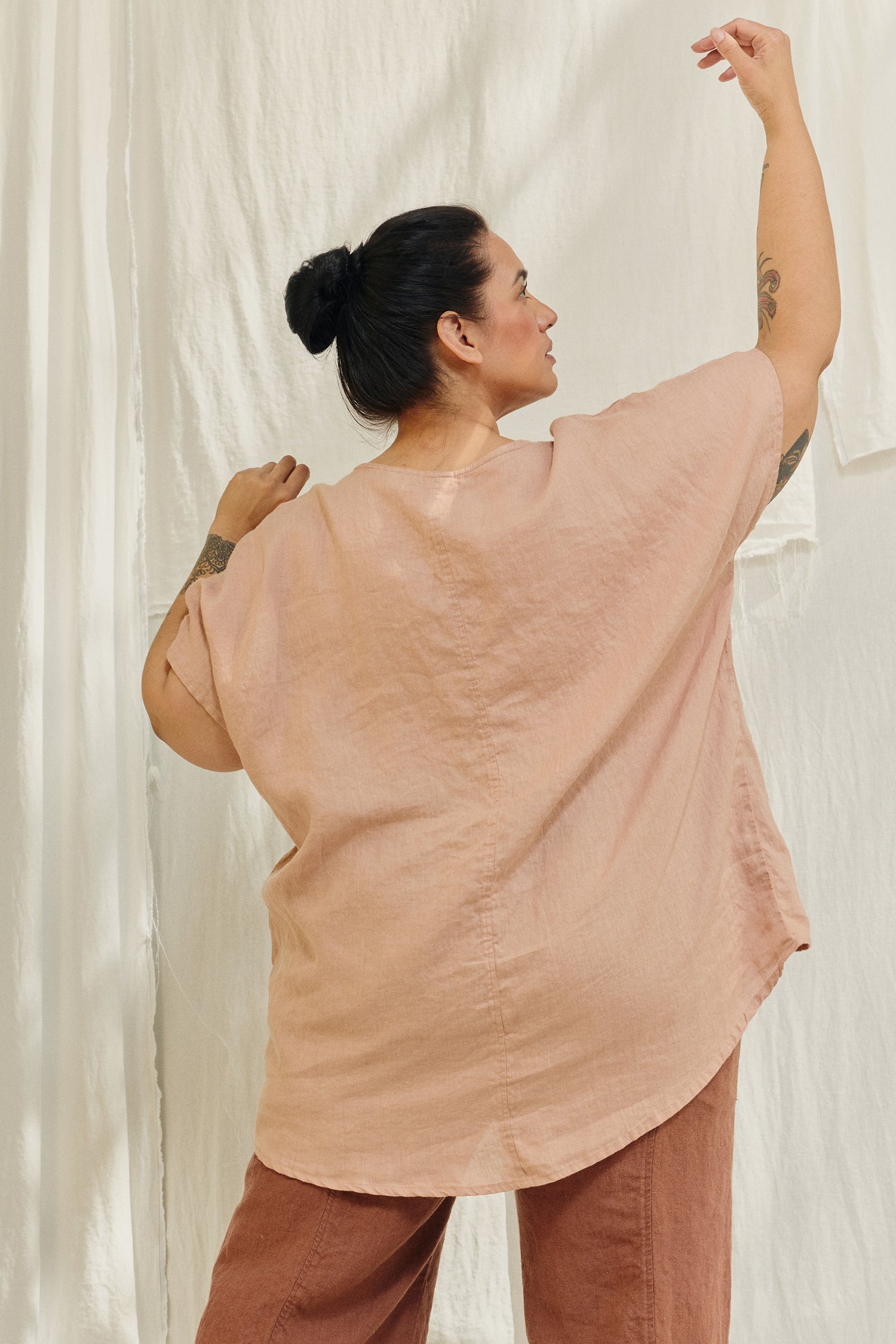 Harper Tunic in Lightweight Linen Canyon#color_canyon