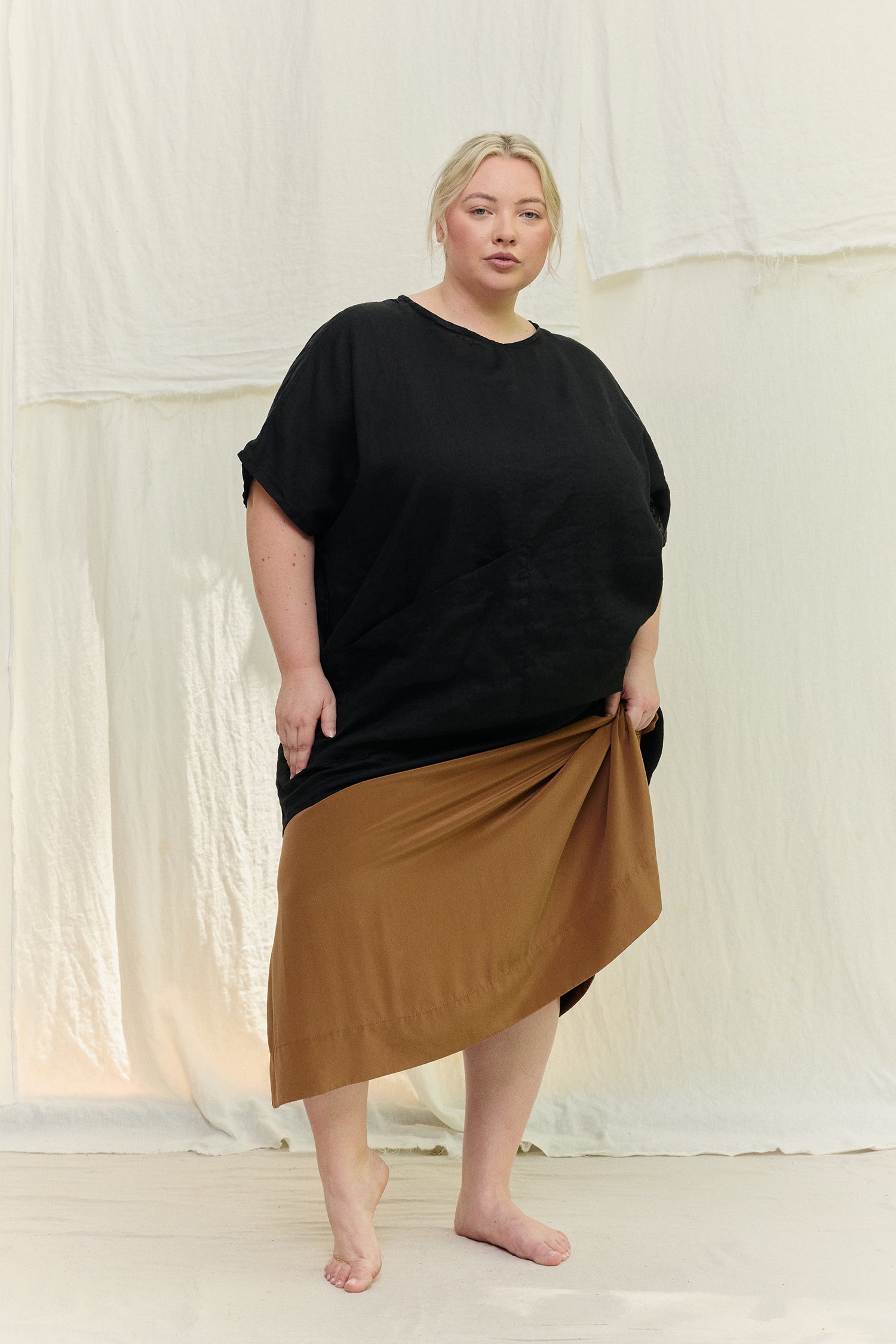 Harper Tunic in Lightweight Linen Ink#color_ink