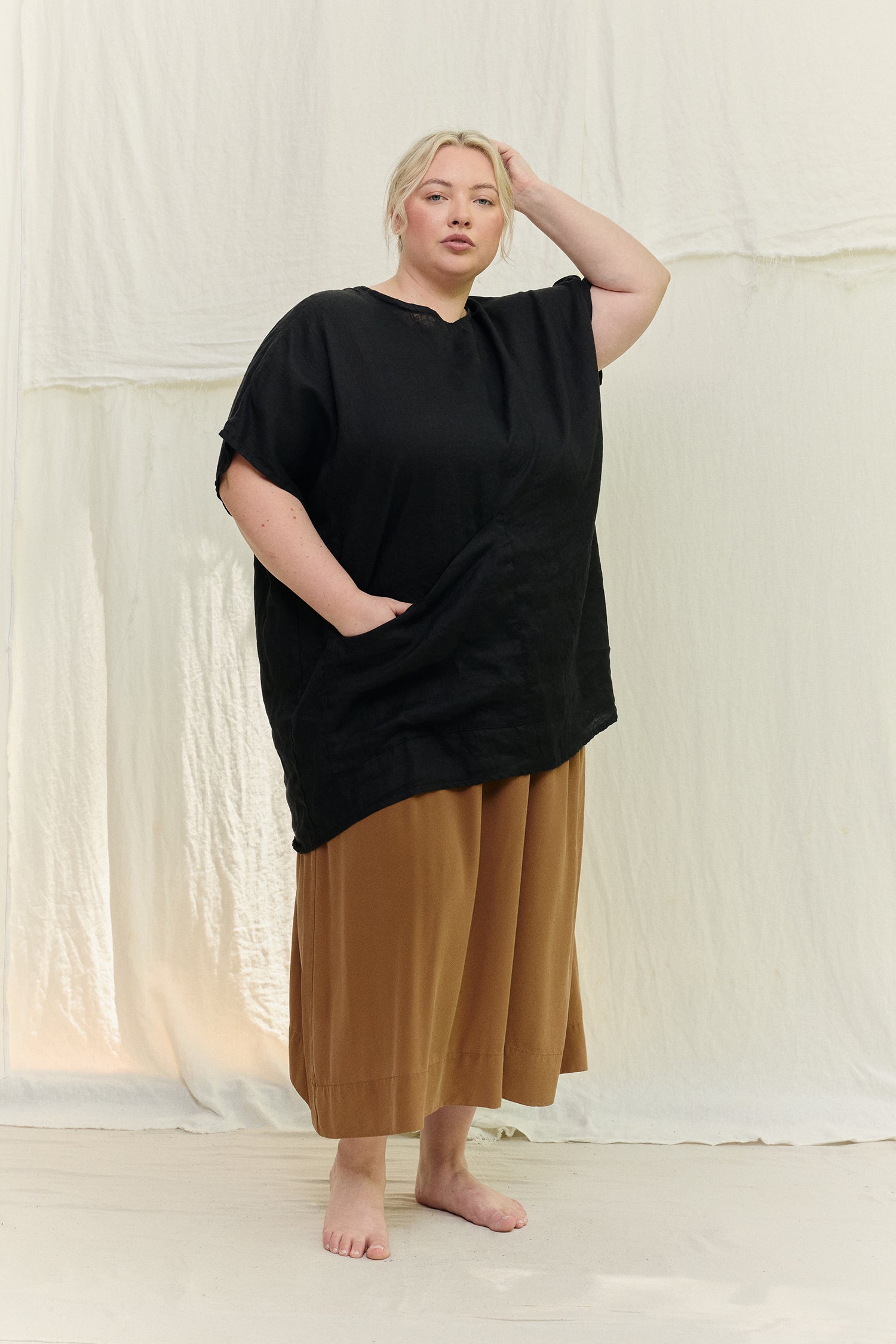 Harper Tunic in Lightweight Linen Ink#color_ink