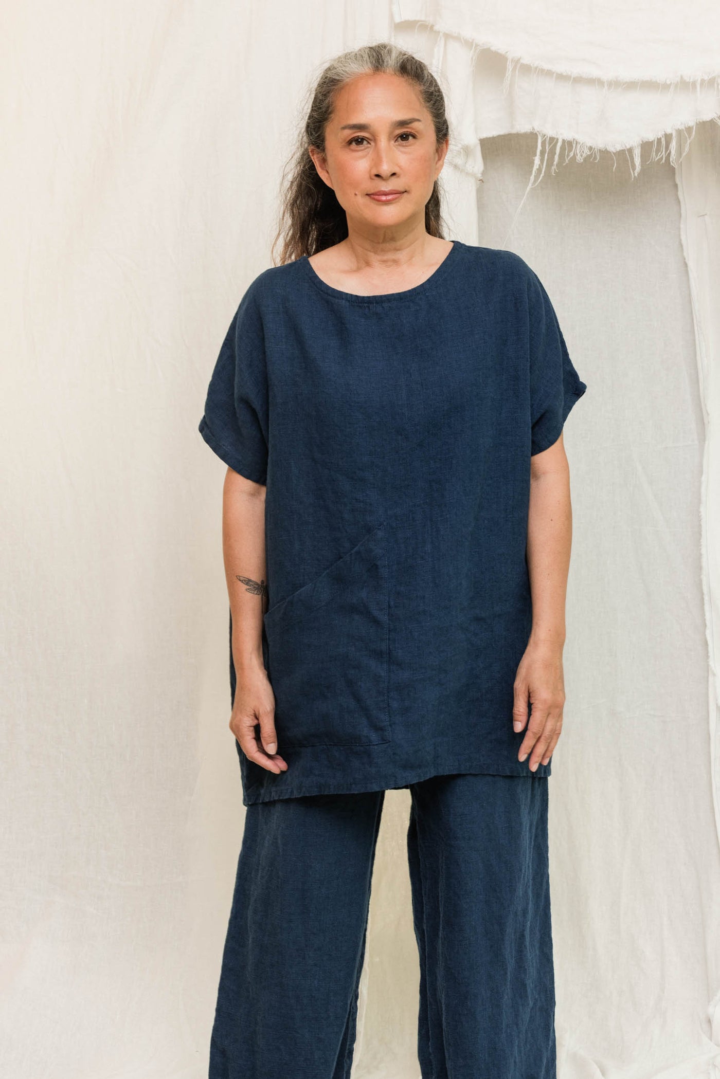 Harper Tunic in Midweight Linen Indigo#color_indigo