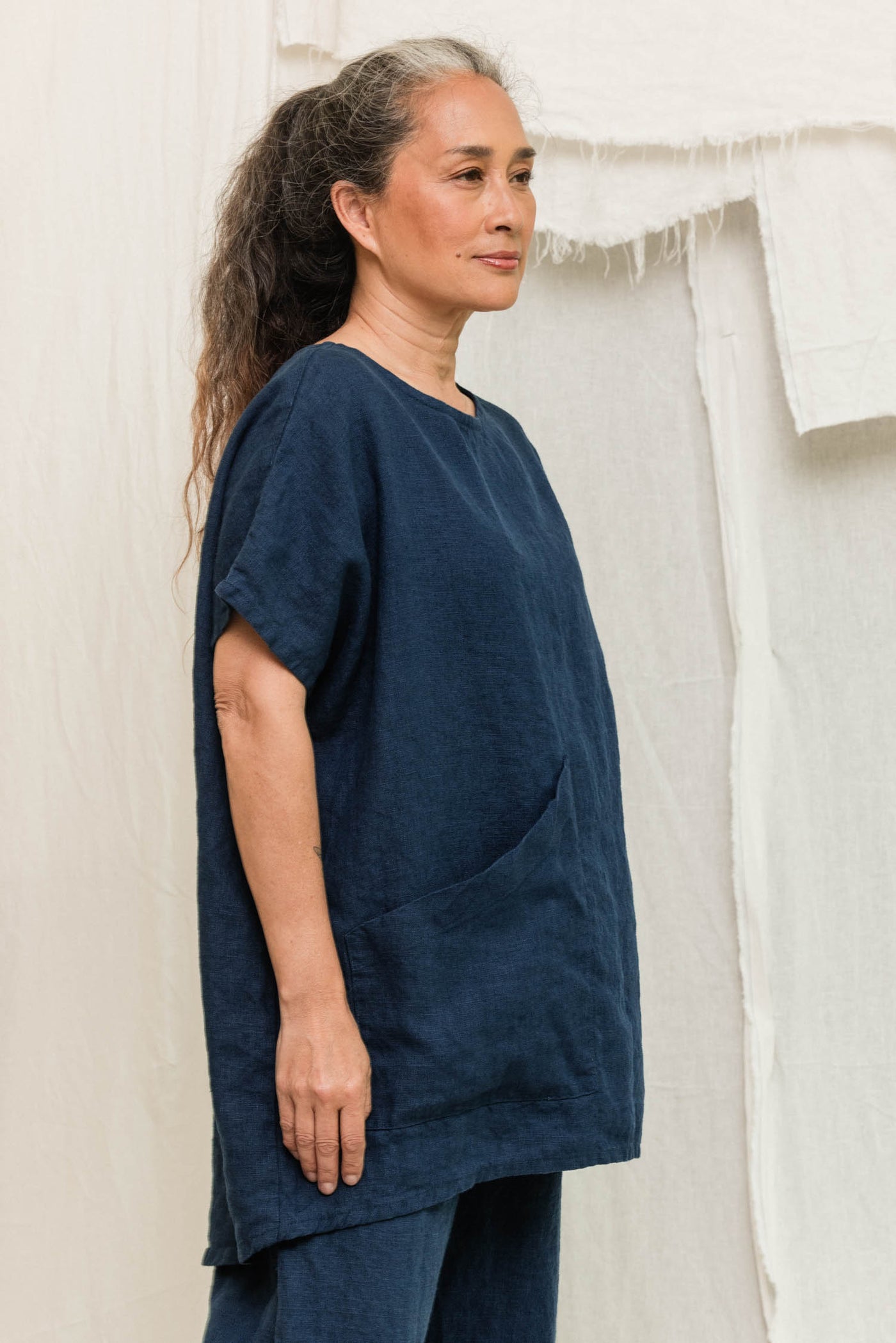 Harper Tunic in Midweight Linen Indigo#color_indigo