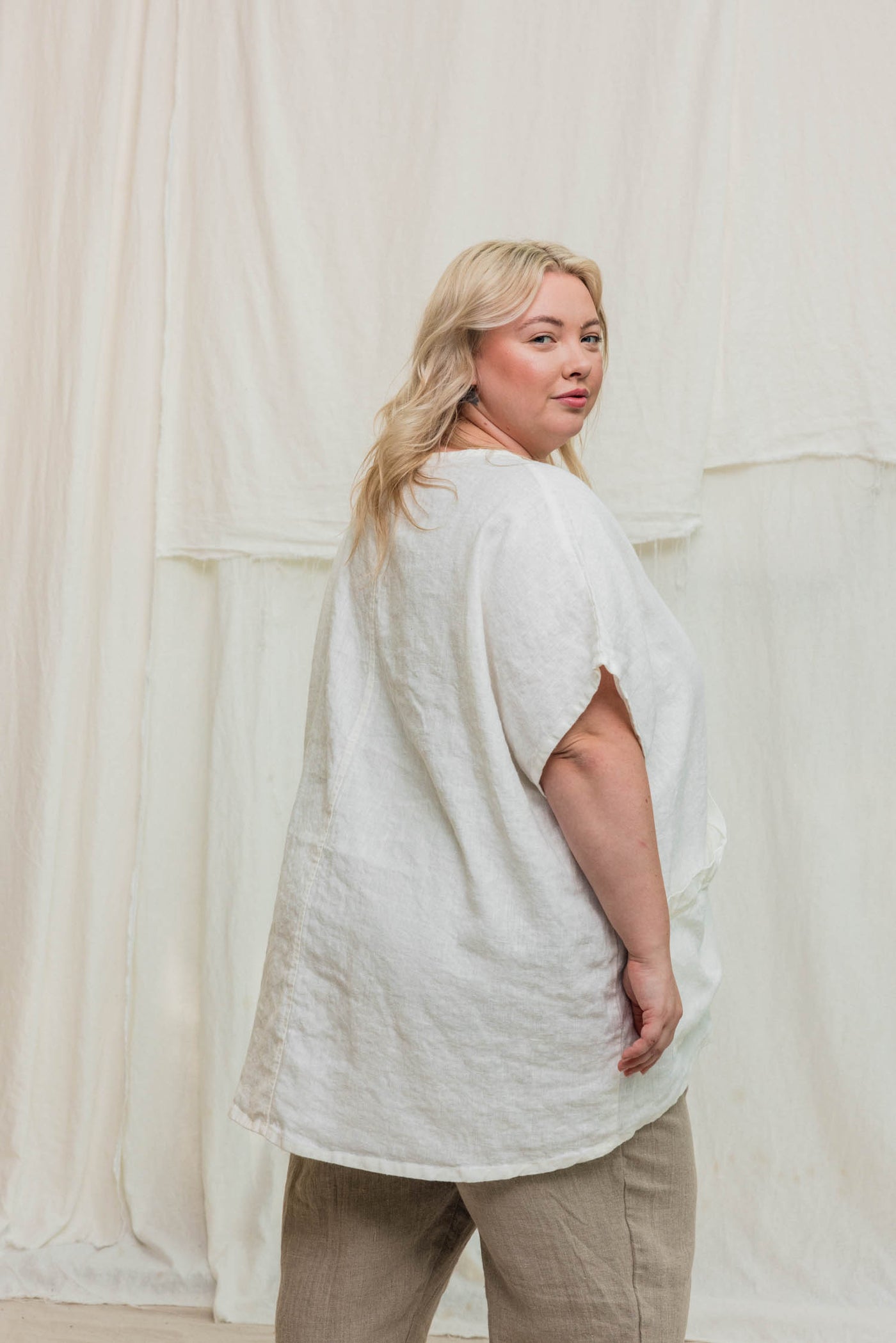 Harper Tunic in Midweight Linen Salt#color_salt