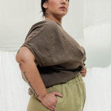 Linn Tee in Midweight Linen Cacao#color_cacao