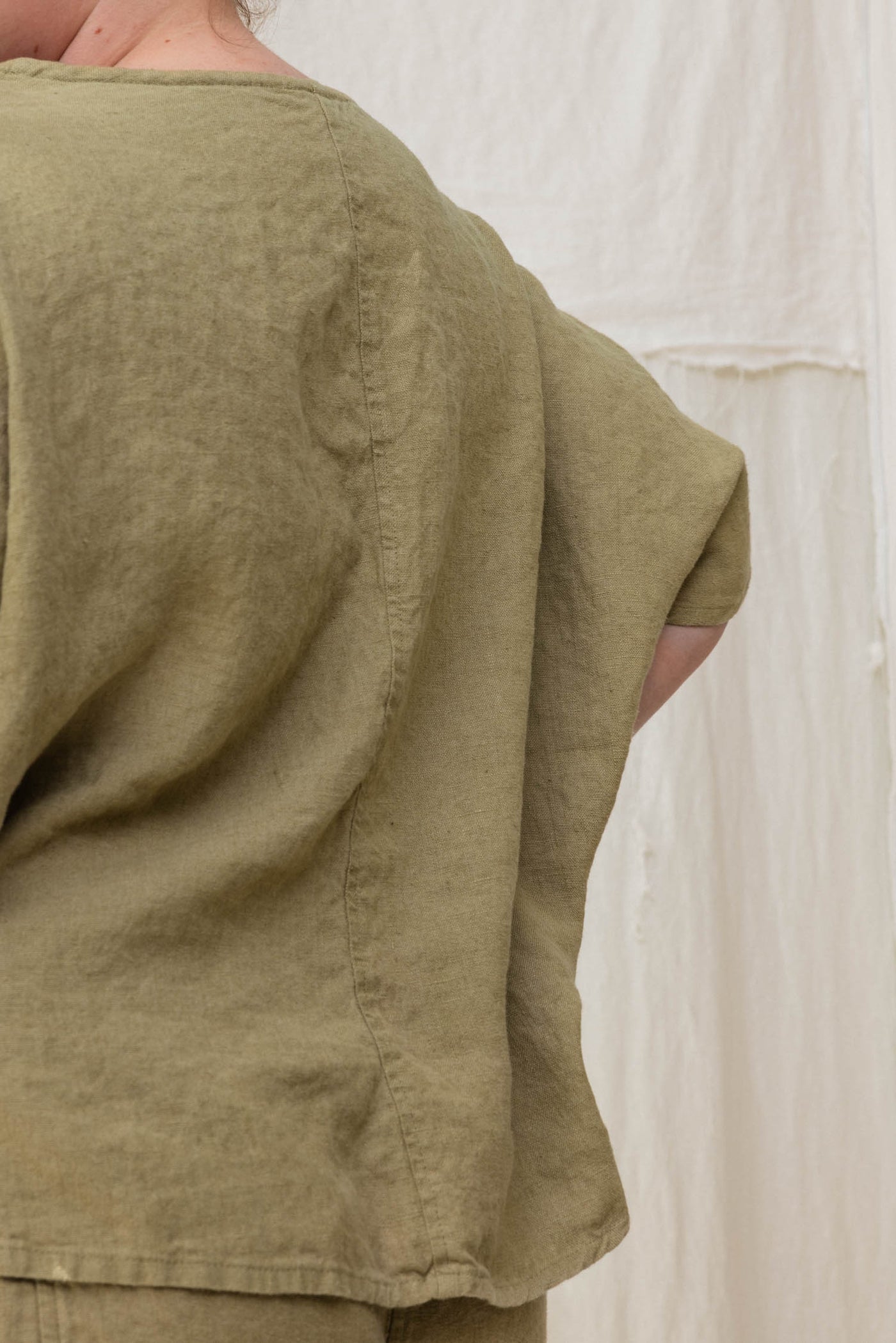 Linn Tee in Midweight Linen Pear#color_pear