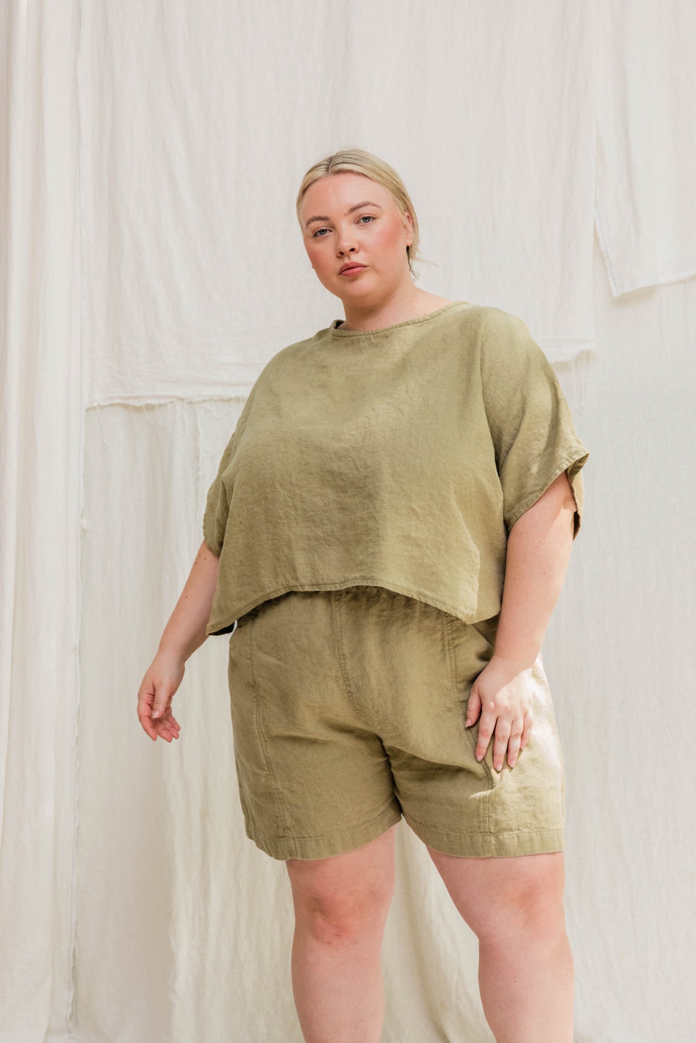 Linn Tee in Midweight Linen Pear#color_pear