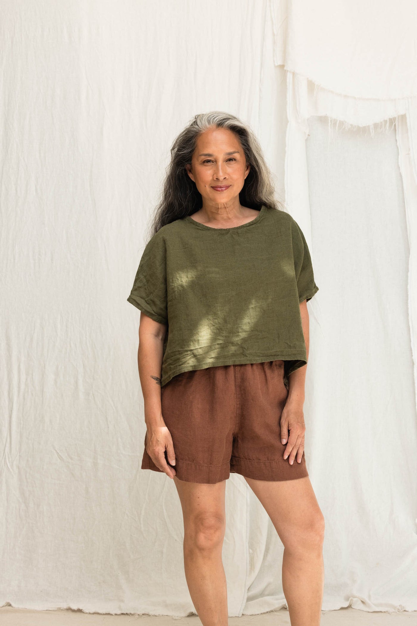 Linn Tee in Midweight Linen Verte#color_verte