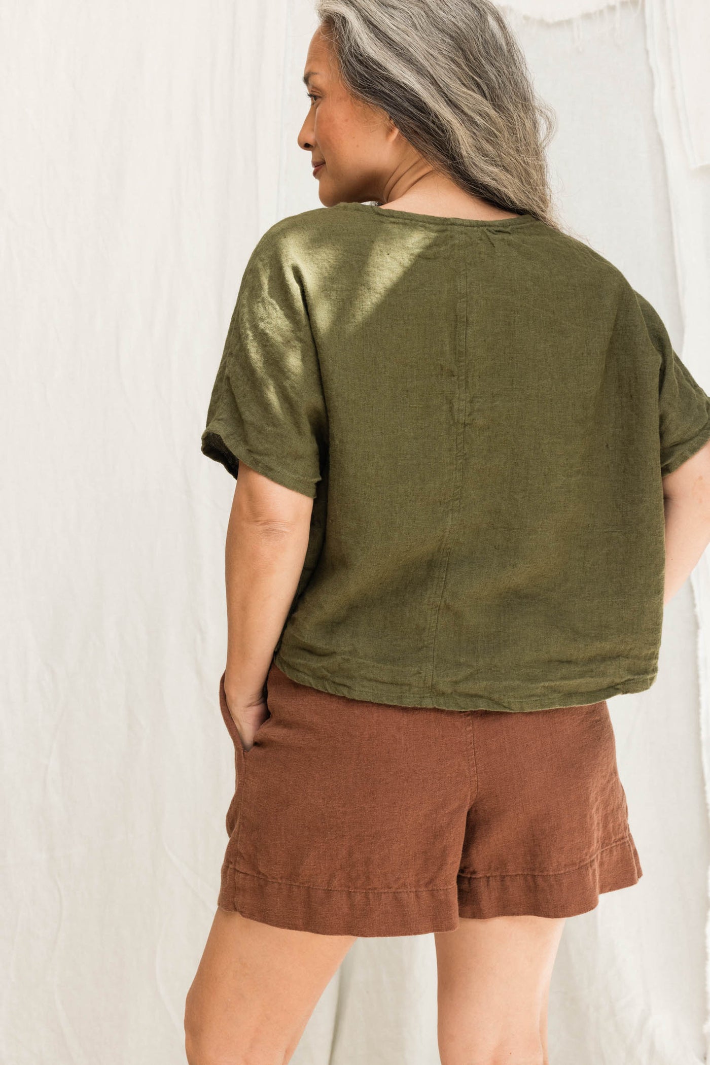 Linn Tee in Midweight Linen Verte#color_verte