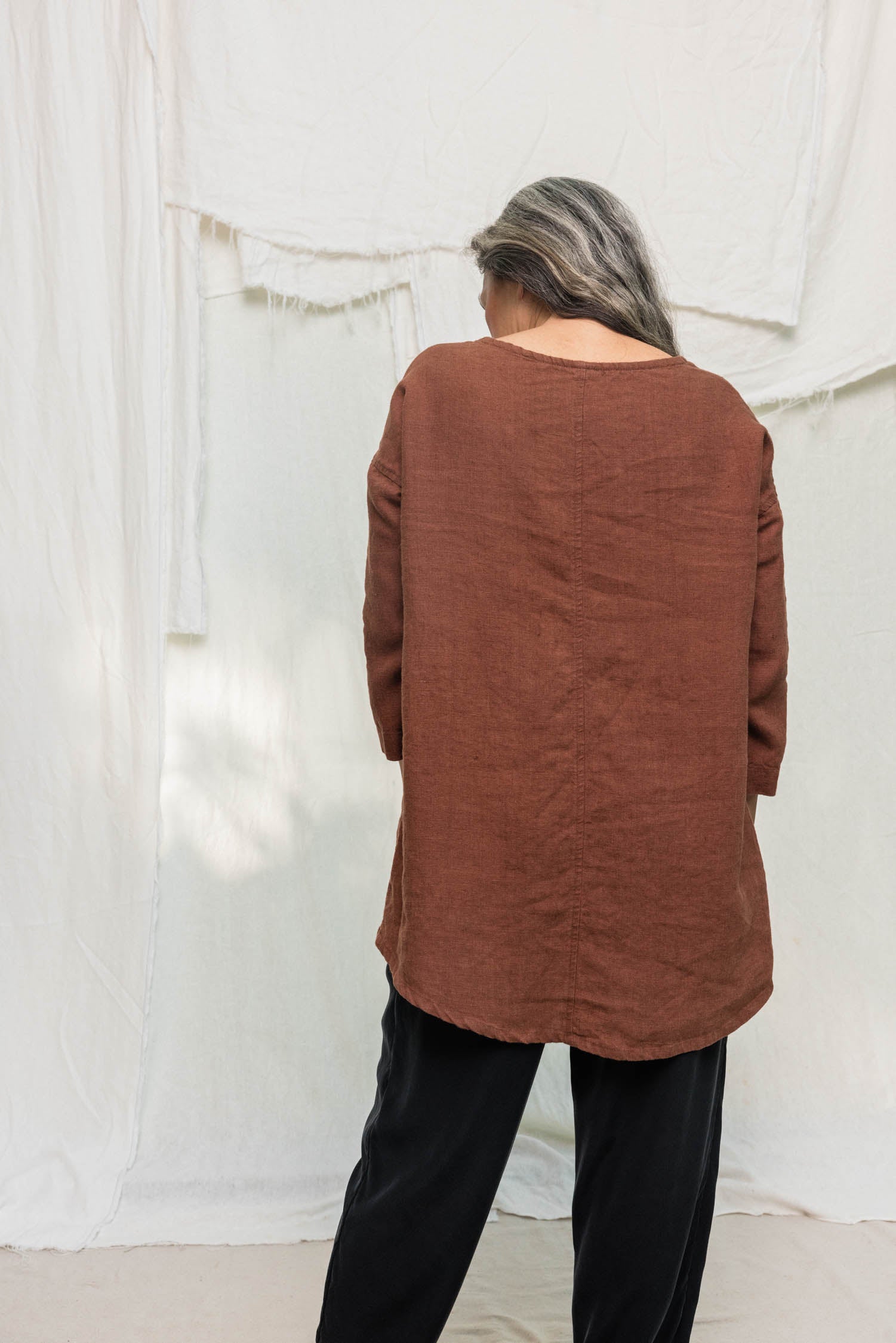 Long Sleeve Harper Tunic in Midweight Linen cedar#color_cedar