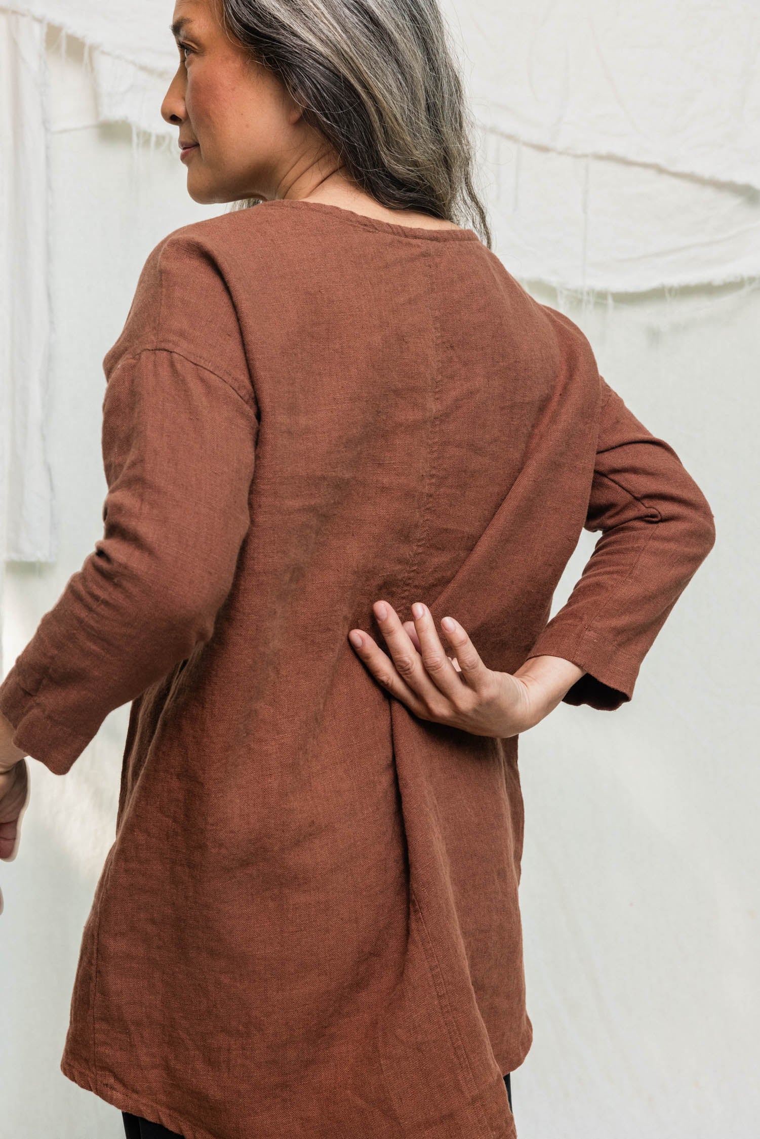 Long Sleeve Harper Tunic in Midweight Linen cedar#color_cedar