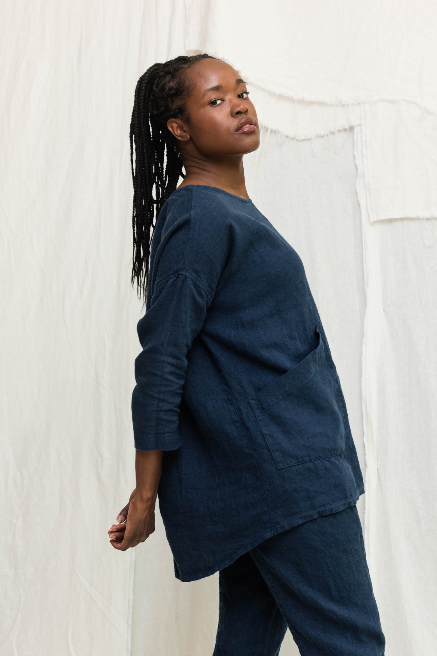 Long Sleeve Harper Tunic in Midweight Linen Indigo#color_indigo