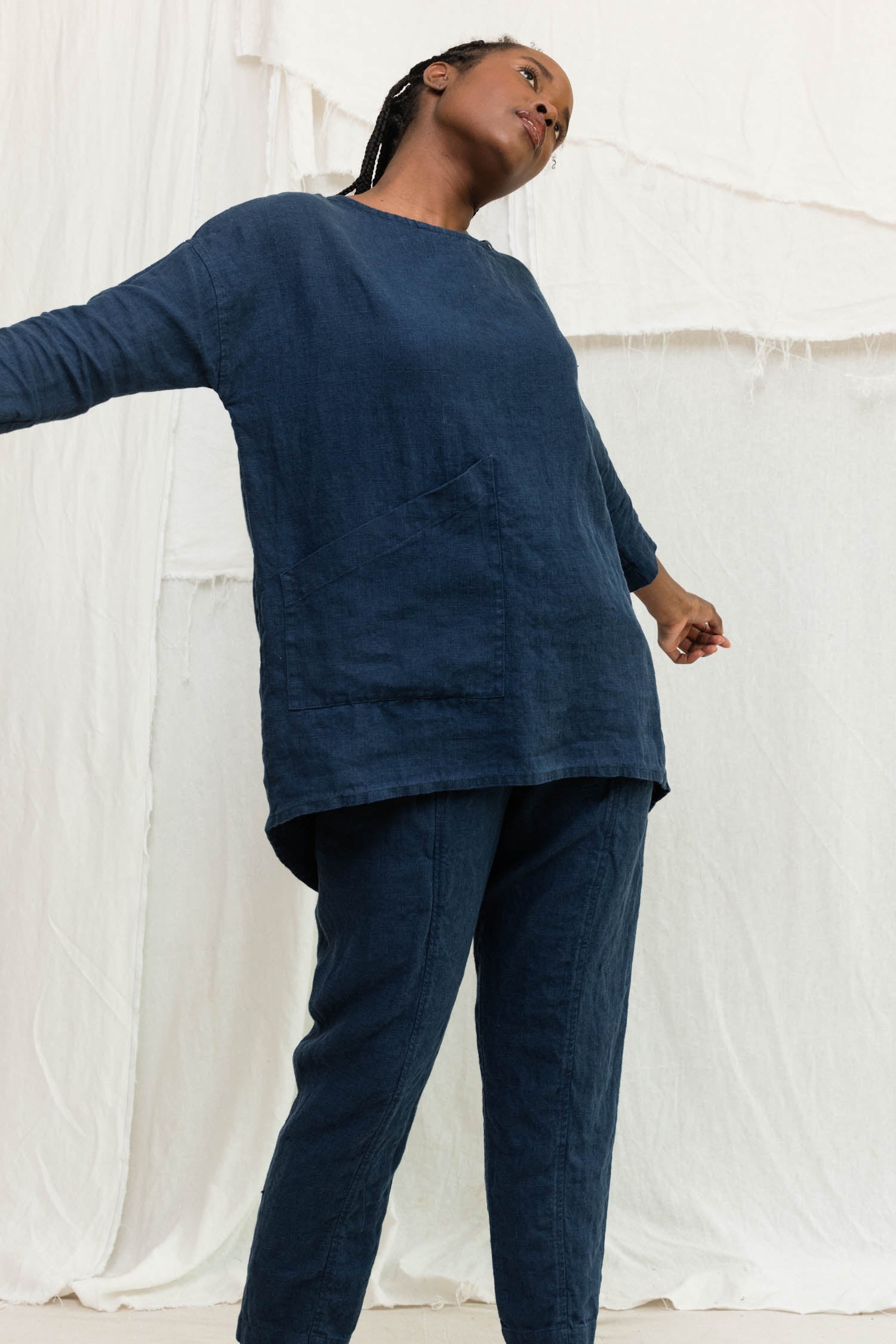 Long Sleeve Harper Tunic in Midweight Linen Indigo#color_indigo