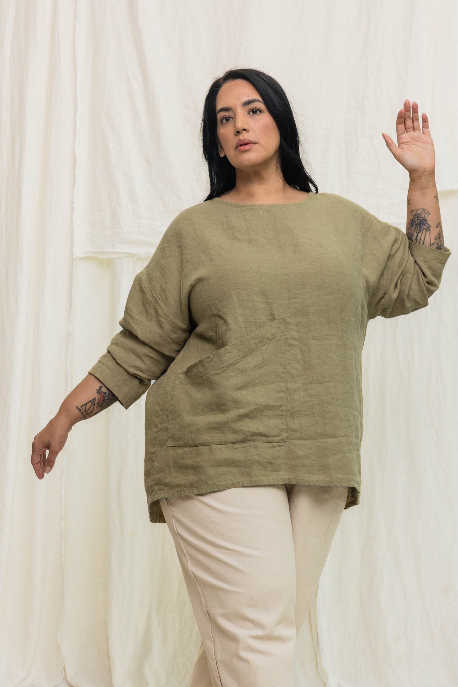 Long Sleeve Harper Tunic in Midweight Linen Pear#color_pear