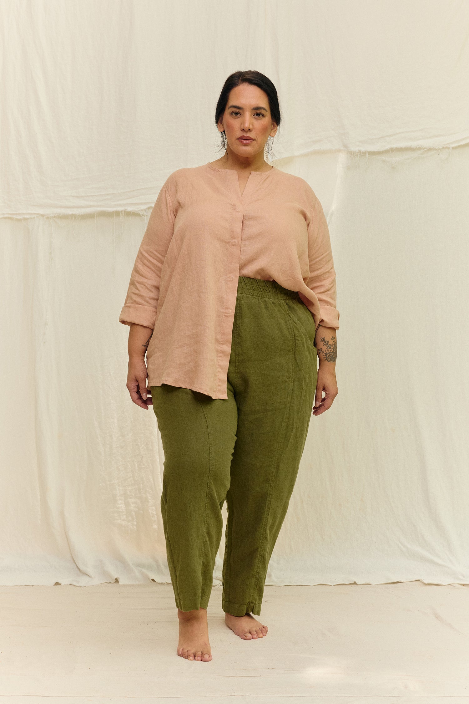 Long Sleeve Kara Snap Top in Lightweight Linen Canyon#color_canyon